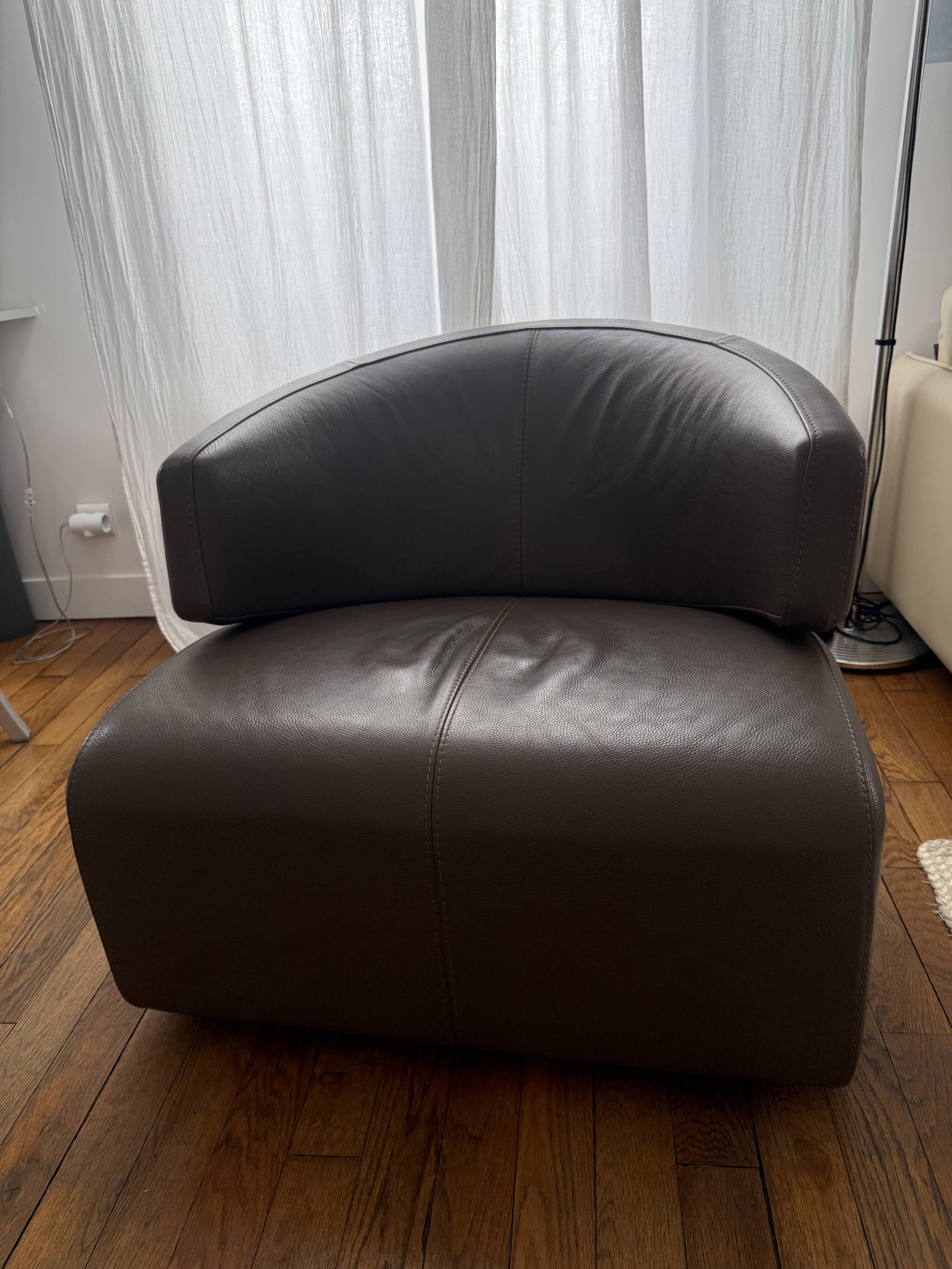 Kola Chair Steiner Paris – full-grain leather – Manzoni & Tapinassi