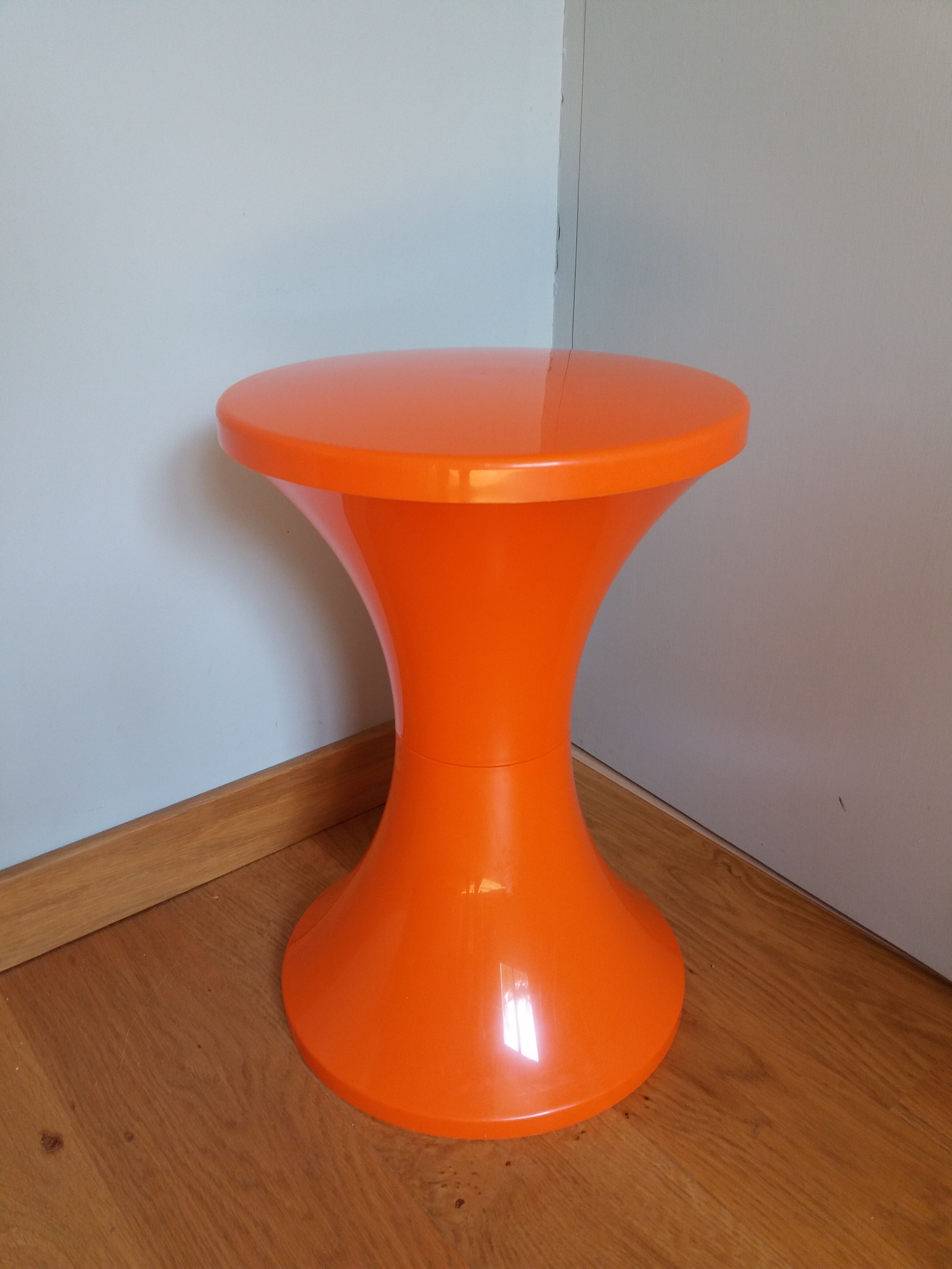 Tam Tam orange stool