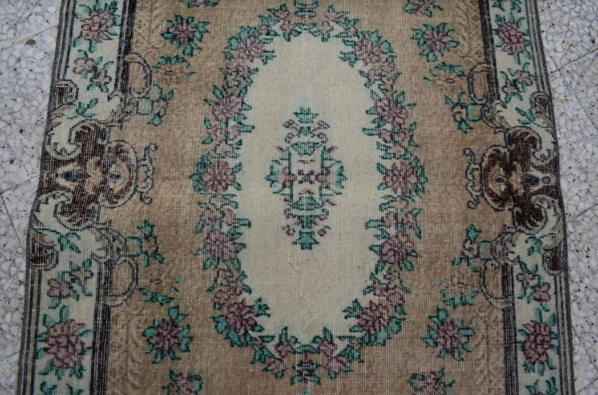 Vintage Turkish handmade rug 109x210 cm