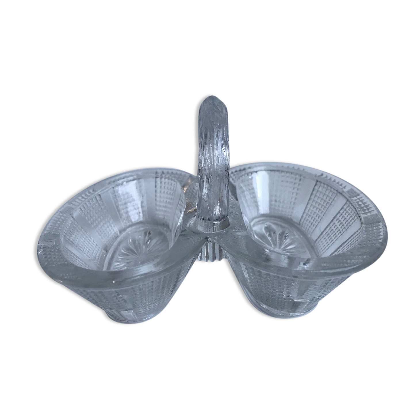 Vintage salt shaker / salter in molded glass