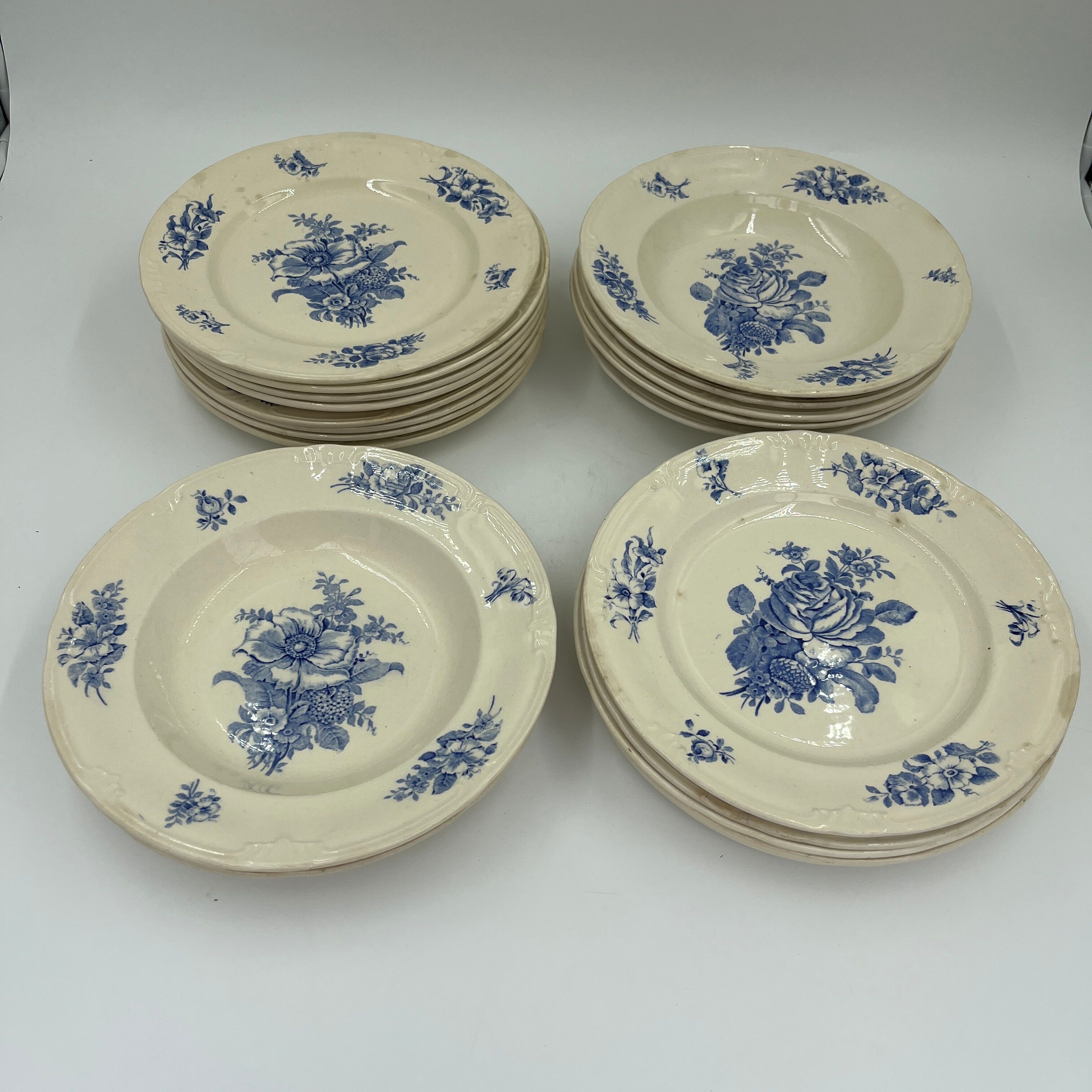 Set of 20 plates Boch Frères décor Rhodia