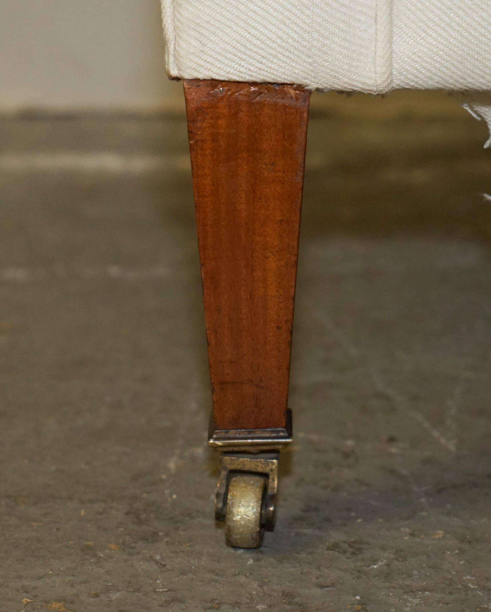 Victorian Howard & Son two-seater canapé fully stamped.