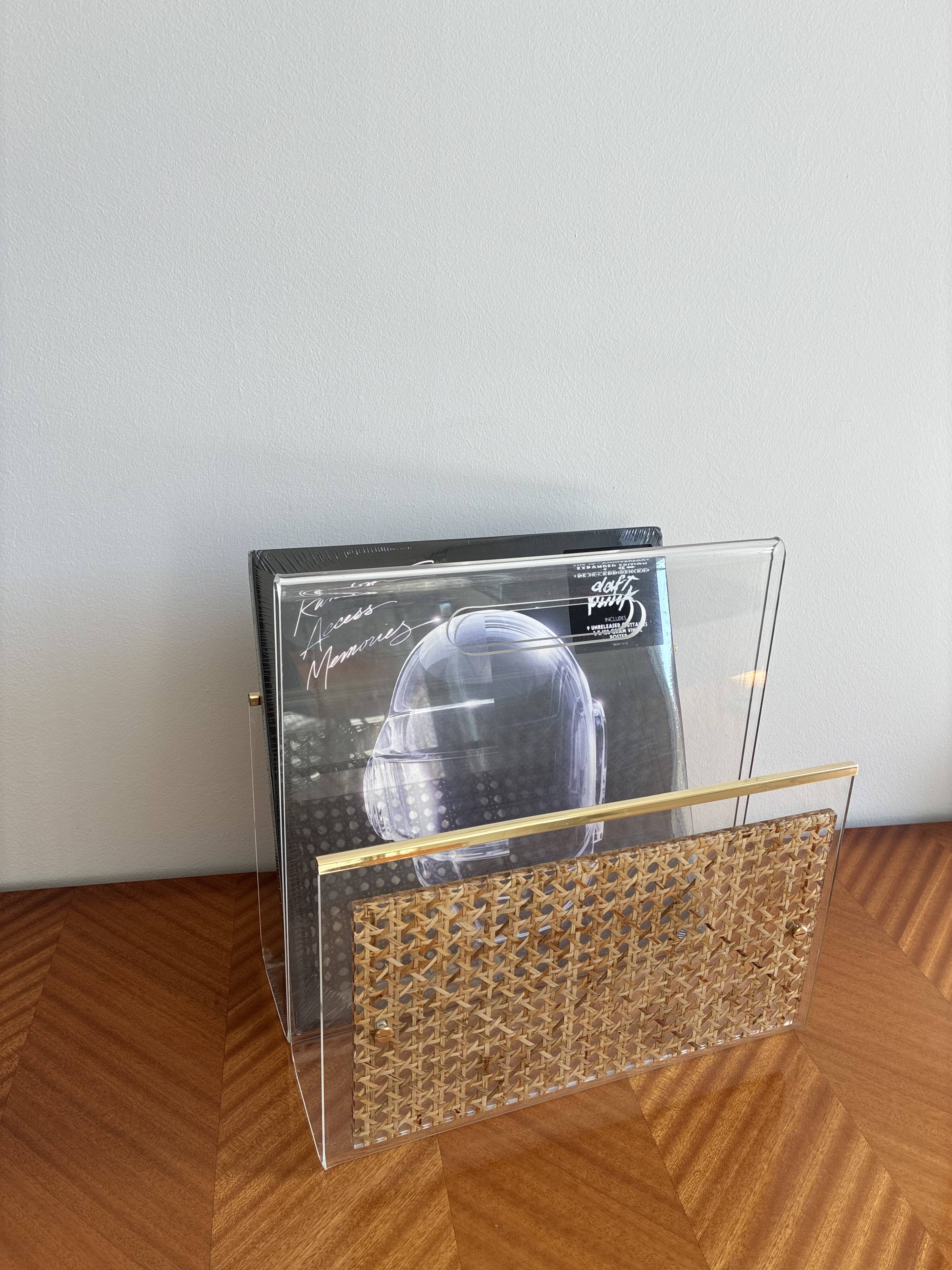 Acrylic magazine rack