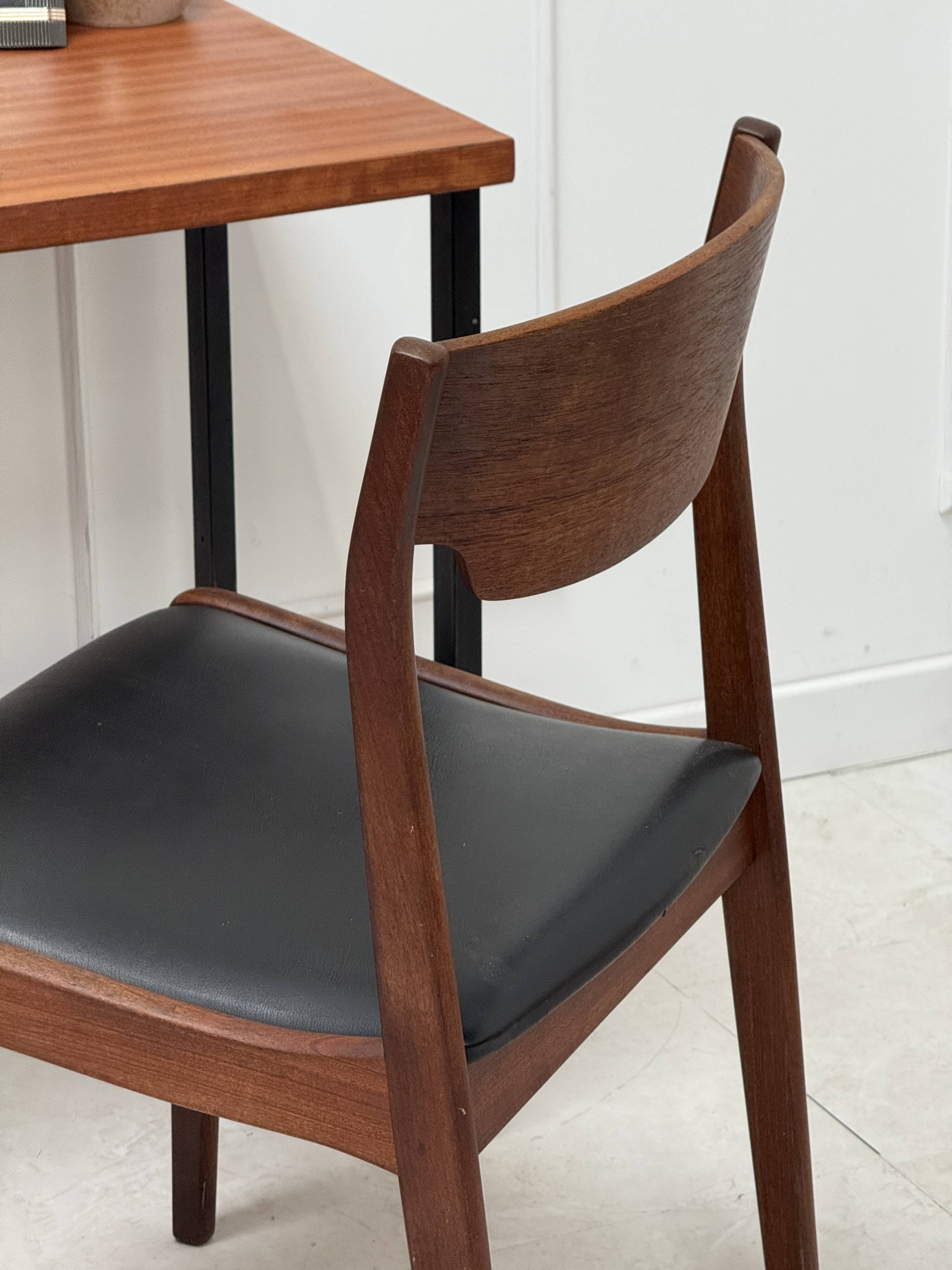 Chaise scandinave en teck