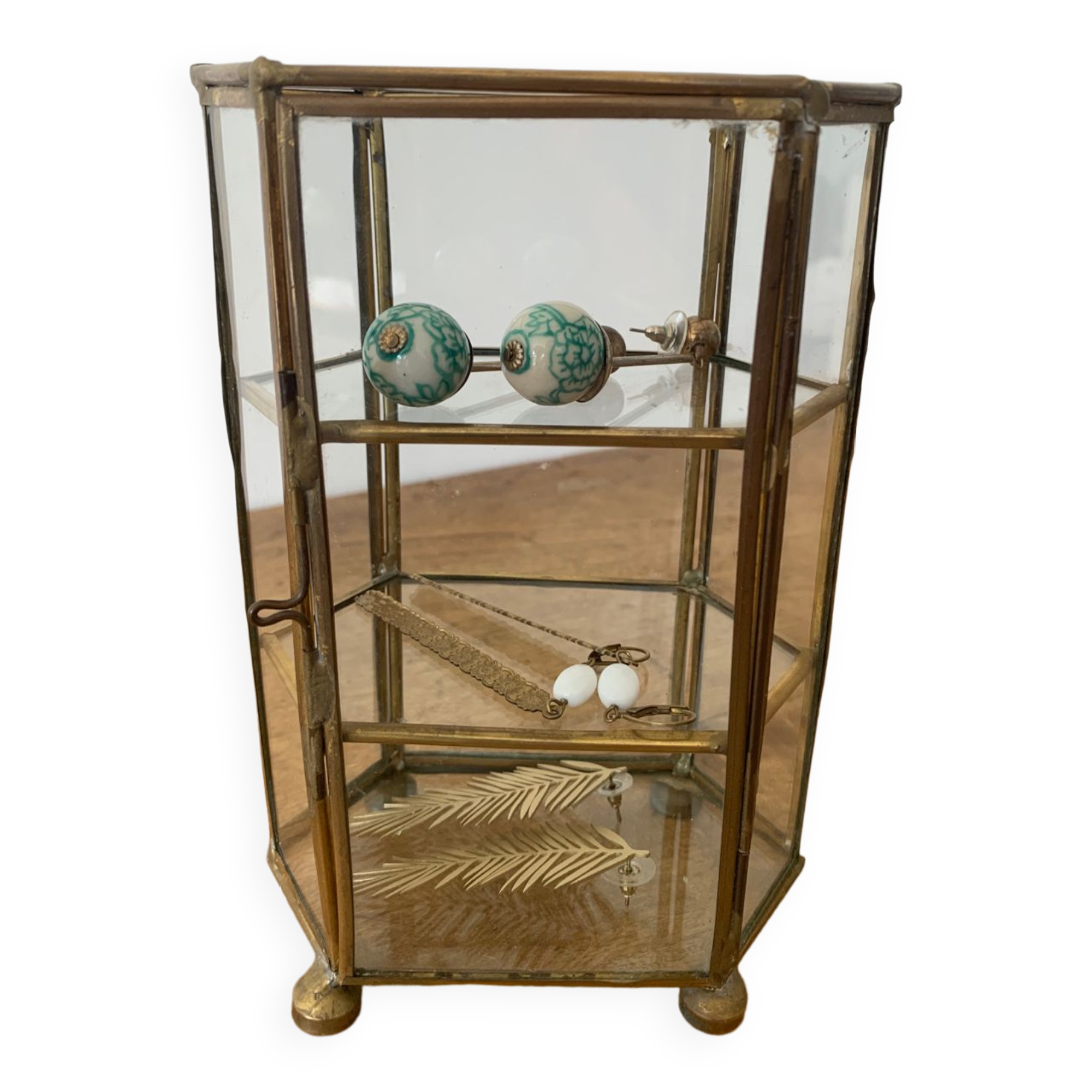 Petite vitrine vintage en verre et laiton
