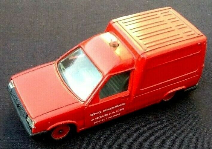 Miniature car (1988) Renault Express (Firefighters) Solido Echelle : 1/43rd