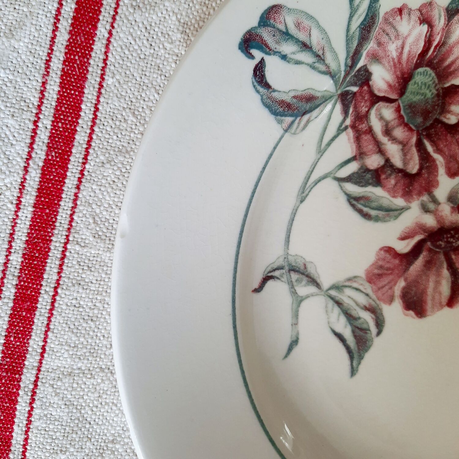 Mismatched flat plates