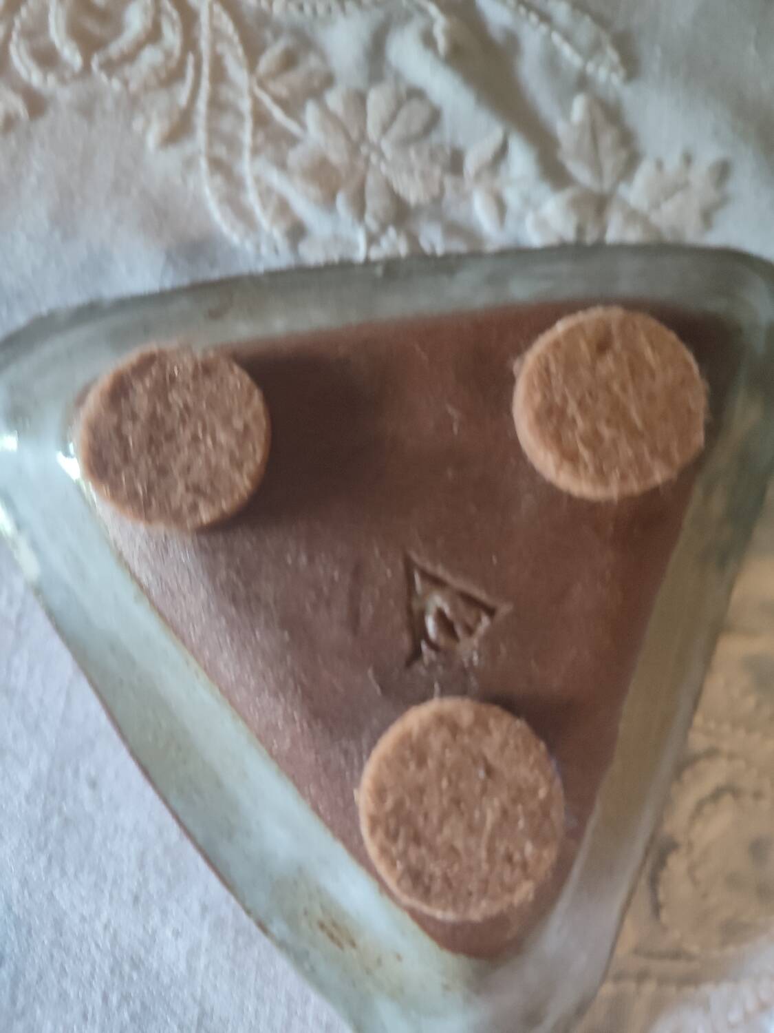 Cendrier triangle en Grès émaillé Chantal et Thierry Robert