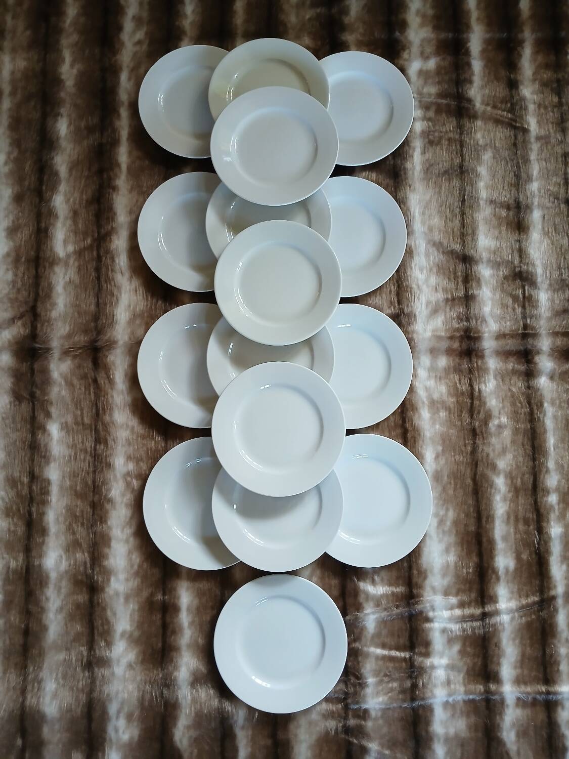 16 white porcelain dessert plates