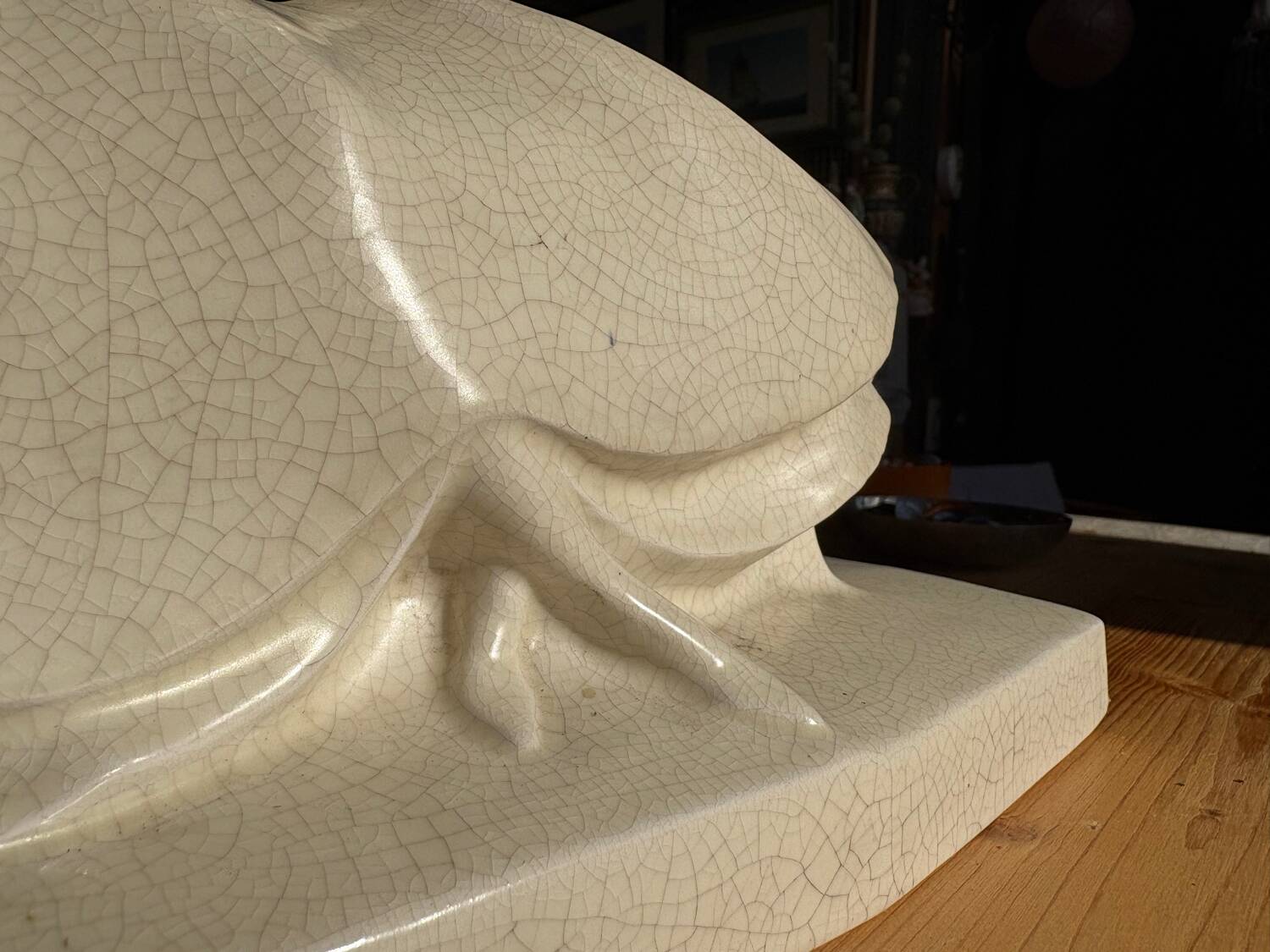 Grande sculpture Art Déco signée Lejan – Dame au lévrier