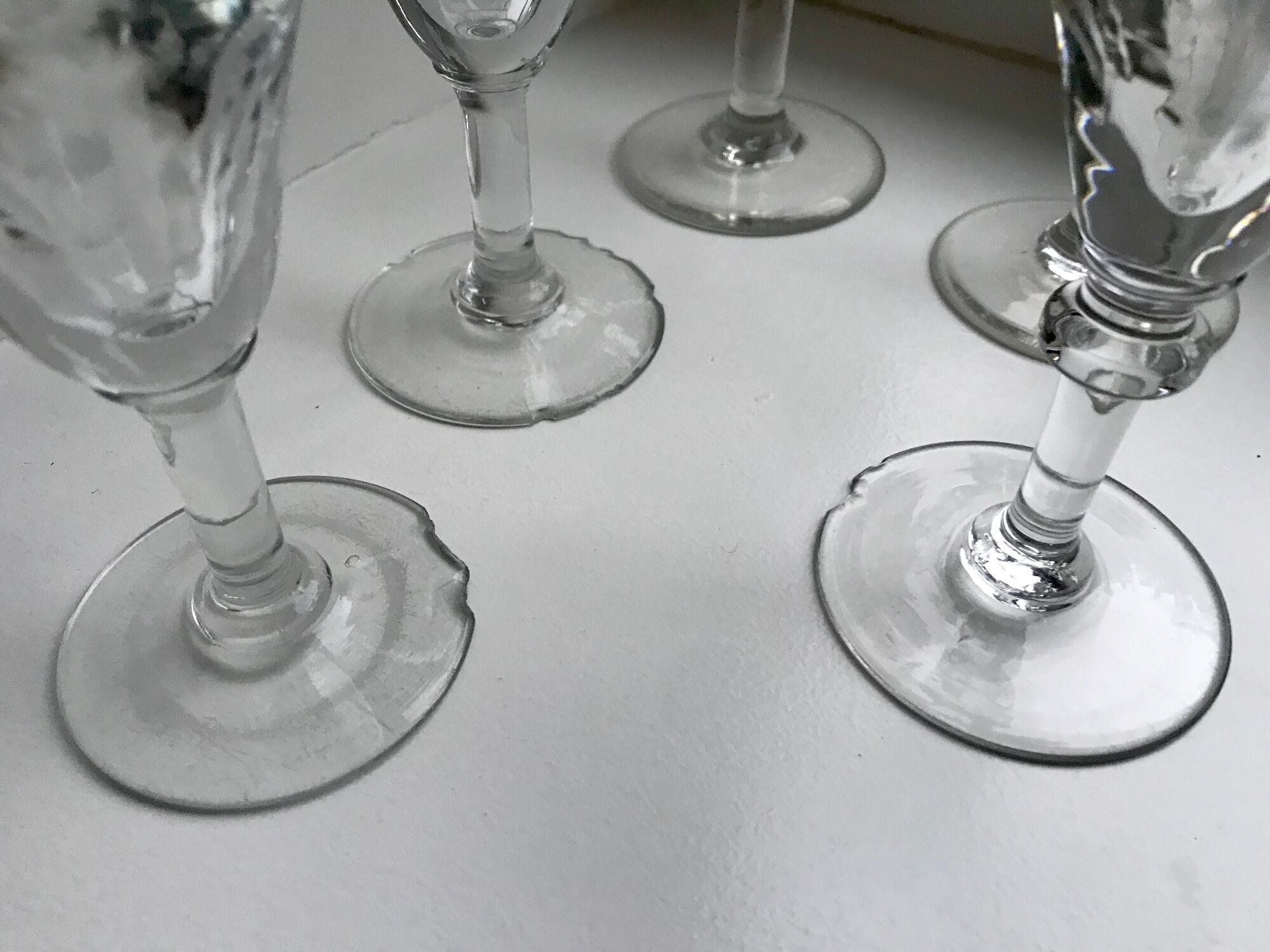 Set of 5 glass glasses molded very old early nineteenth century