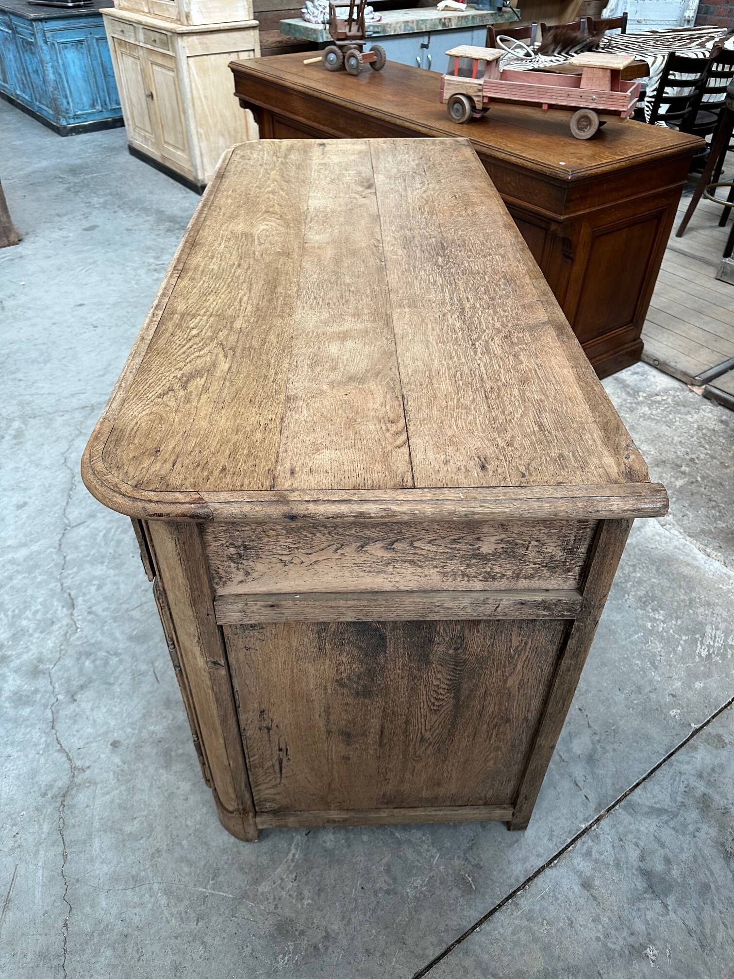 Atypical 19th century oak sideboard
