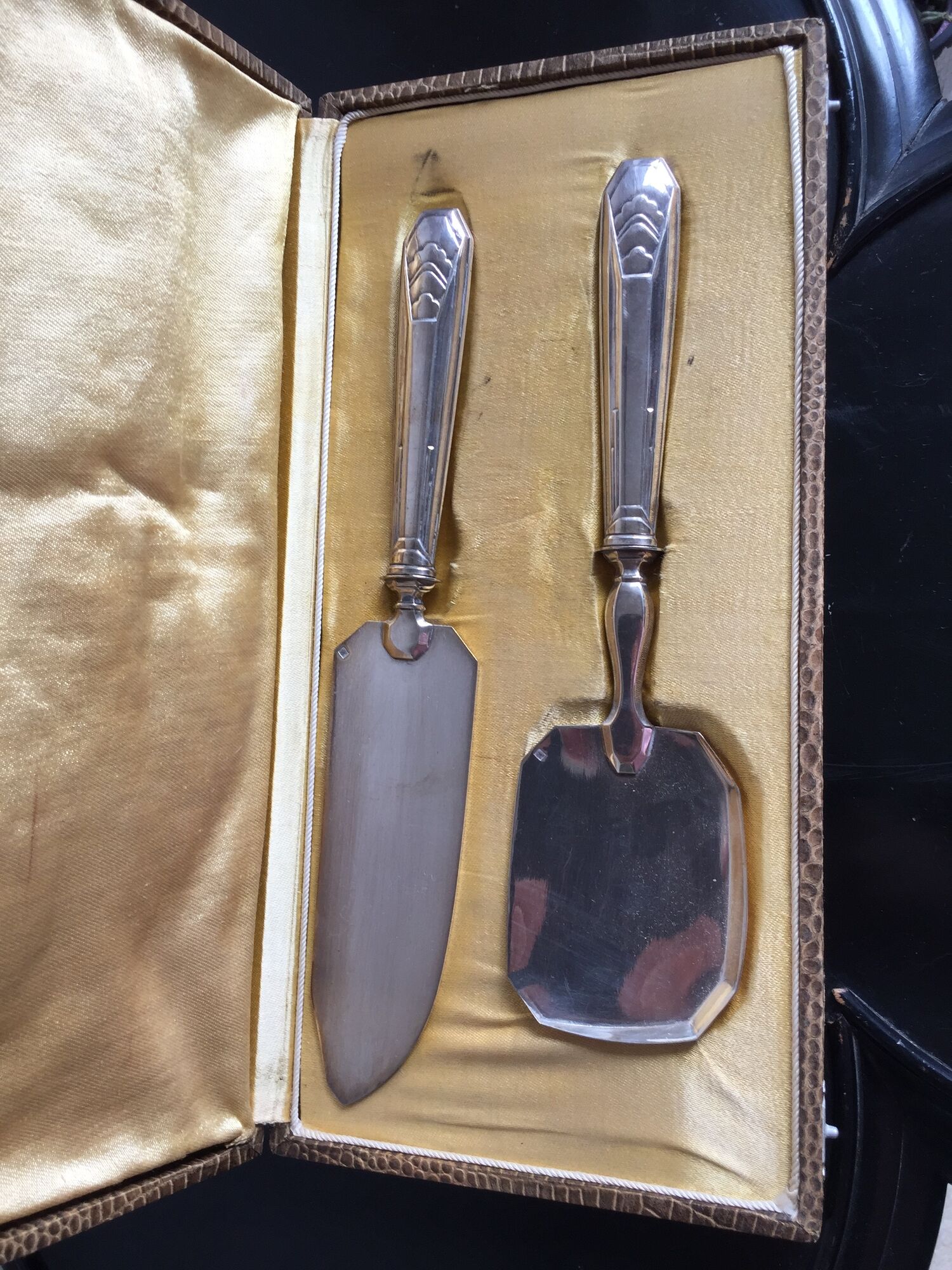 Art Deco dessert service covers in silver metal