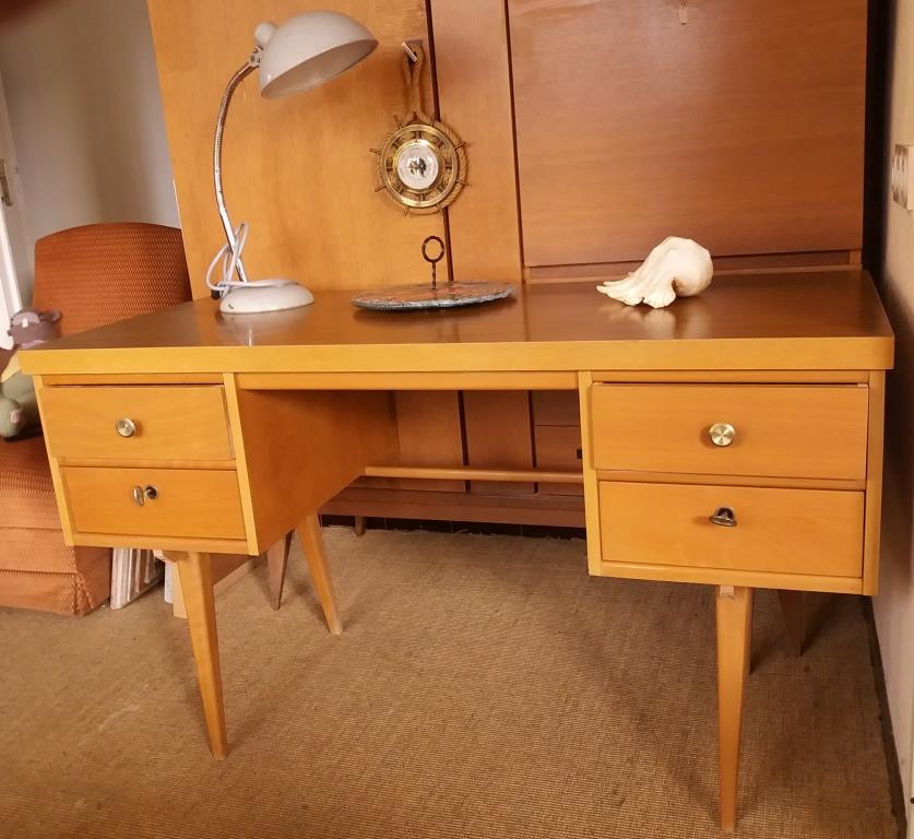 Oak-plated desk and formica 60s/70s
