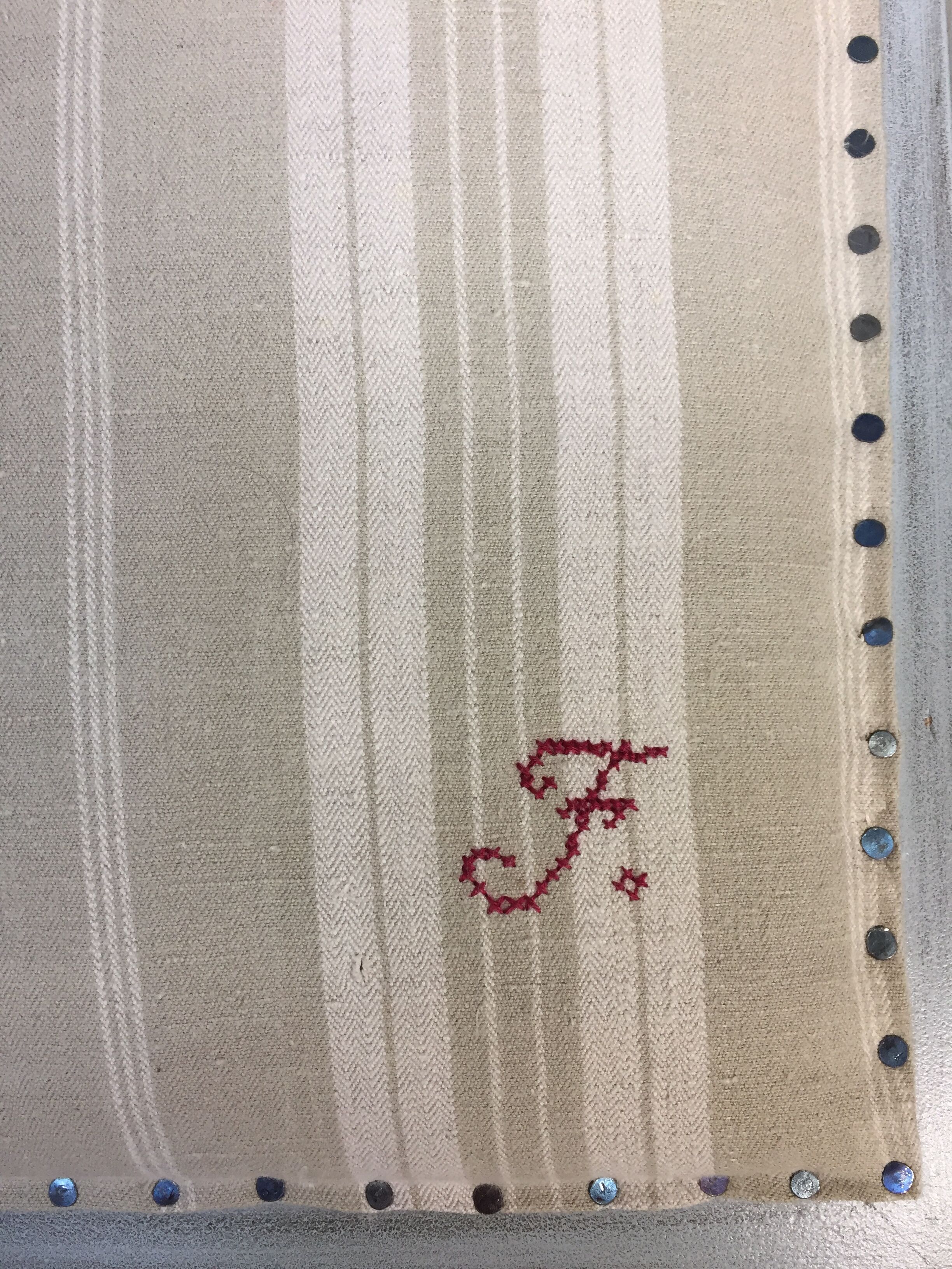 Tabouret bois et toile à matelas