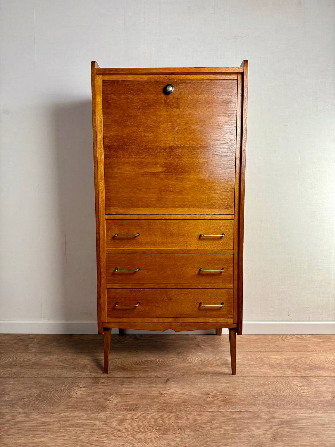 Secretary, 60s-70s