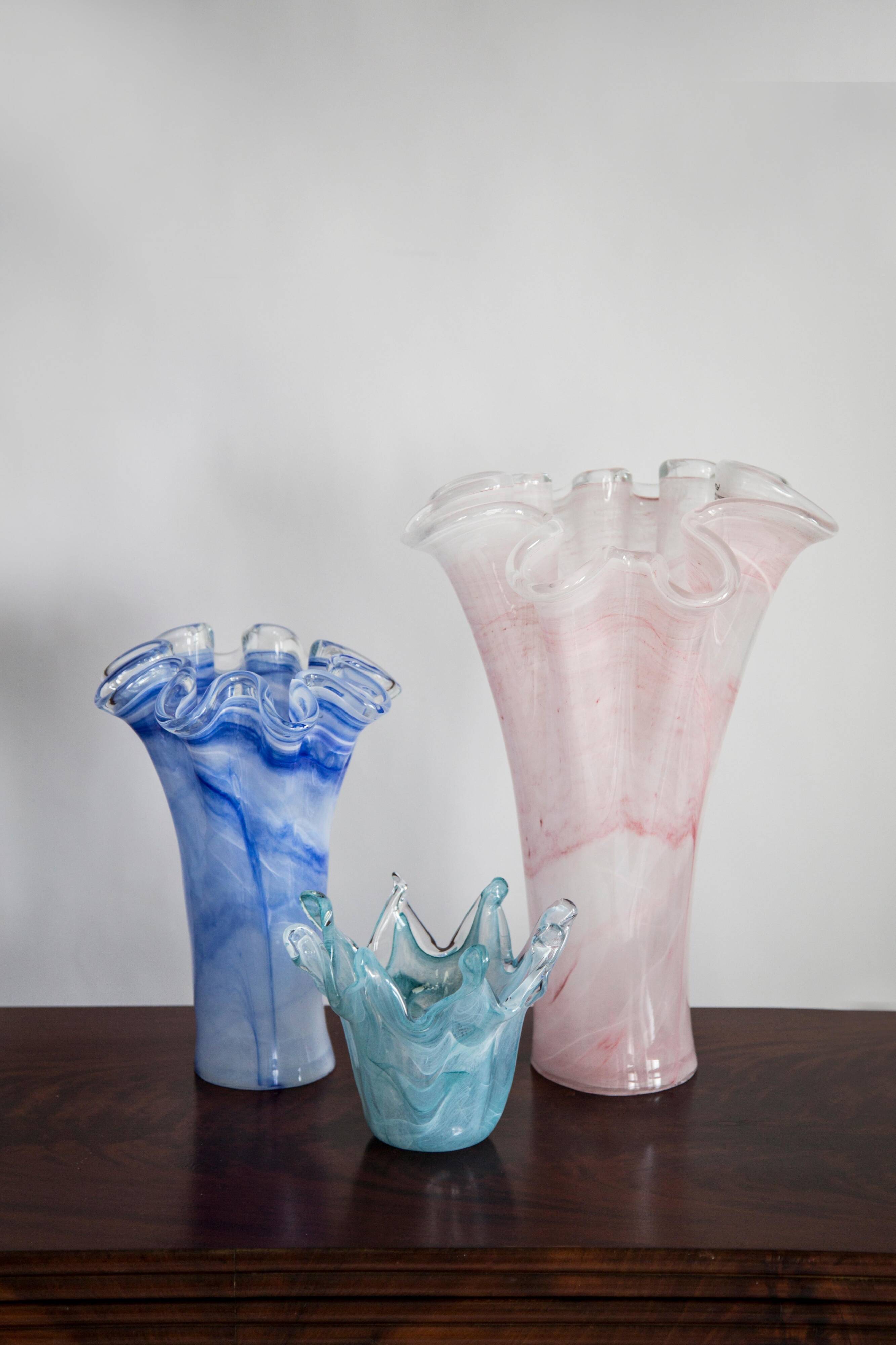 Vintage light pink baby vase mid-century in thick Murano glass, Italy, 2000s.