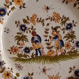Plate "Reproduction Vieux Moustiers" in very good condition.