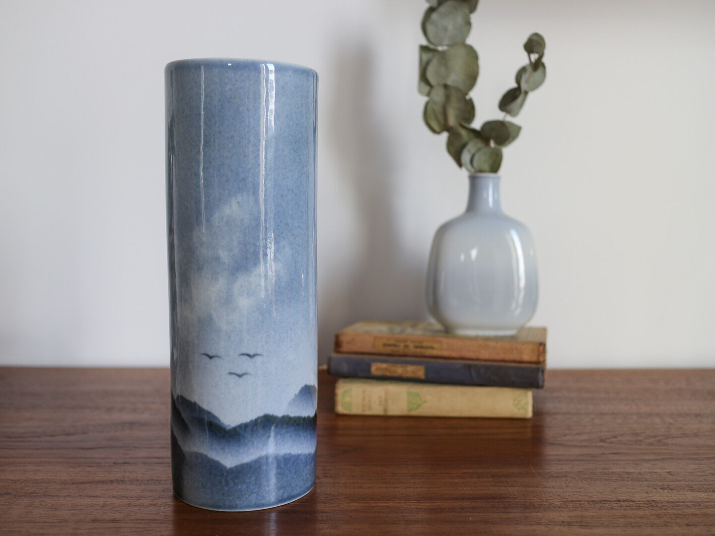 Virebent blue porcelain vase