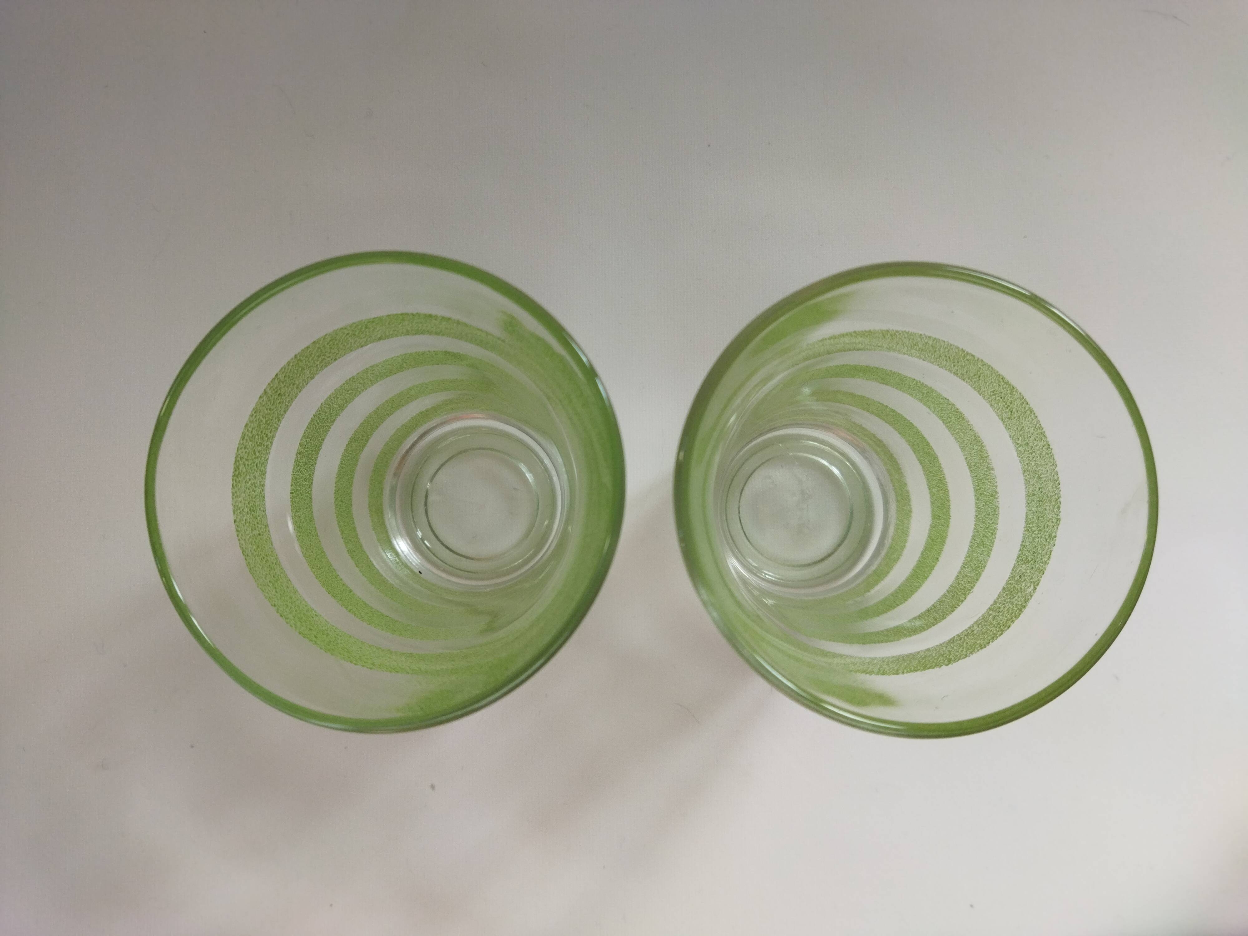 Deux verres granités VHF