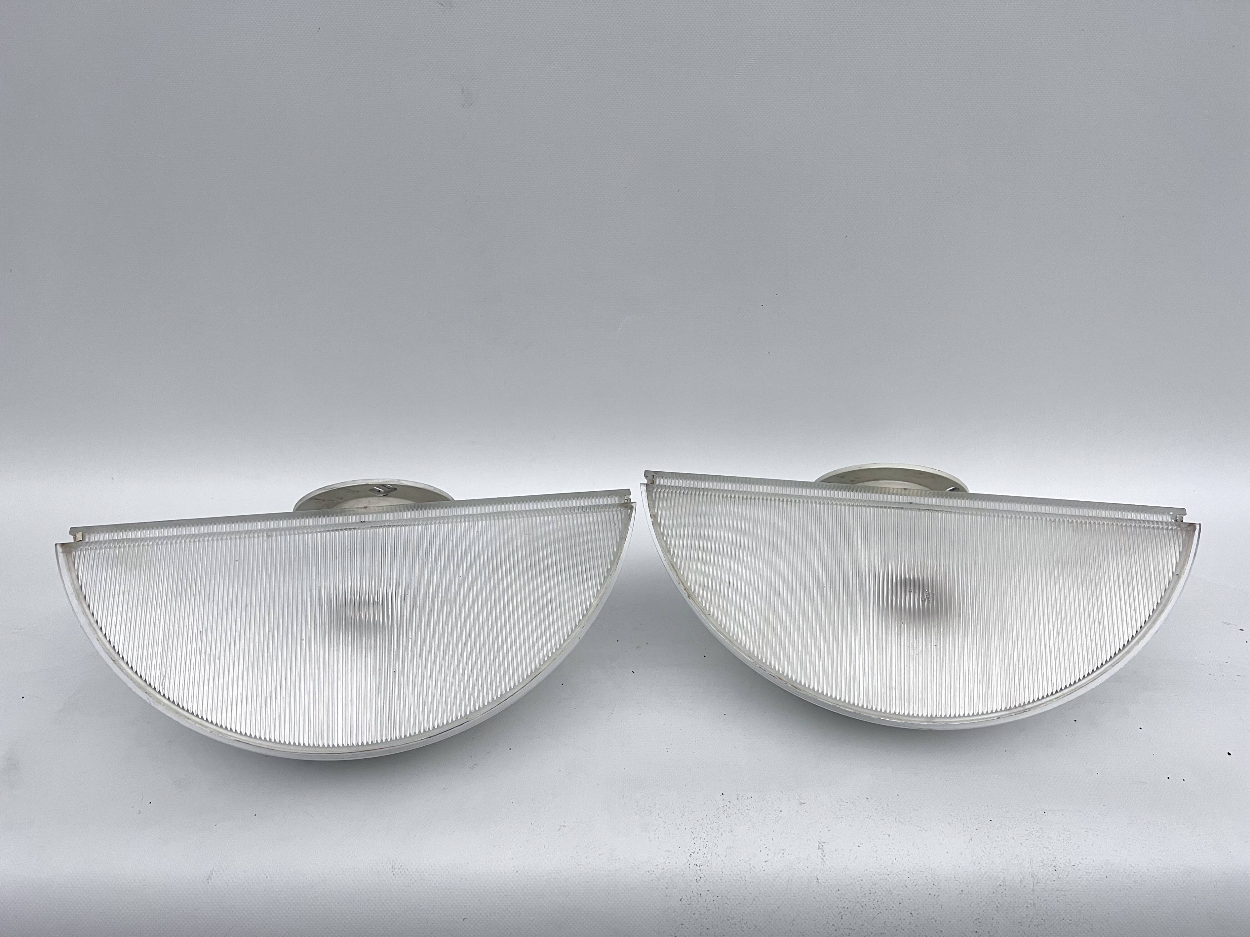 Flos, vintage set of two Quarto sconces by Afra e Tobia Scarpa. Italy 1970s