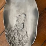 Cast aluminum centerpiece