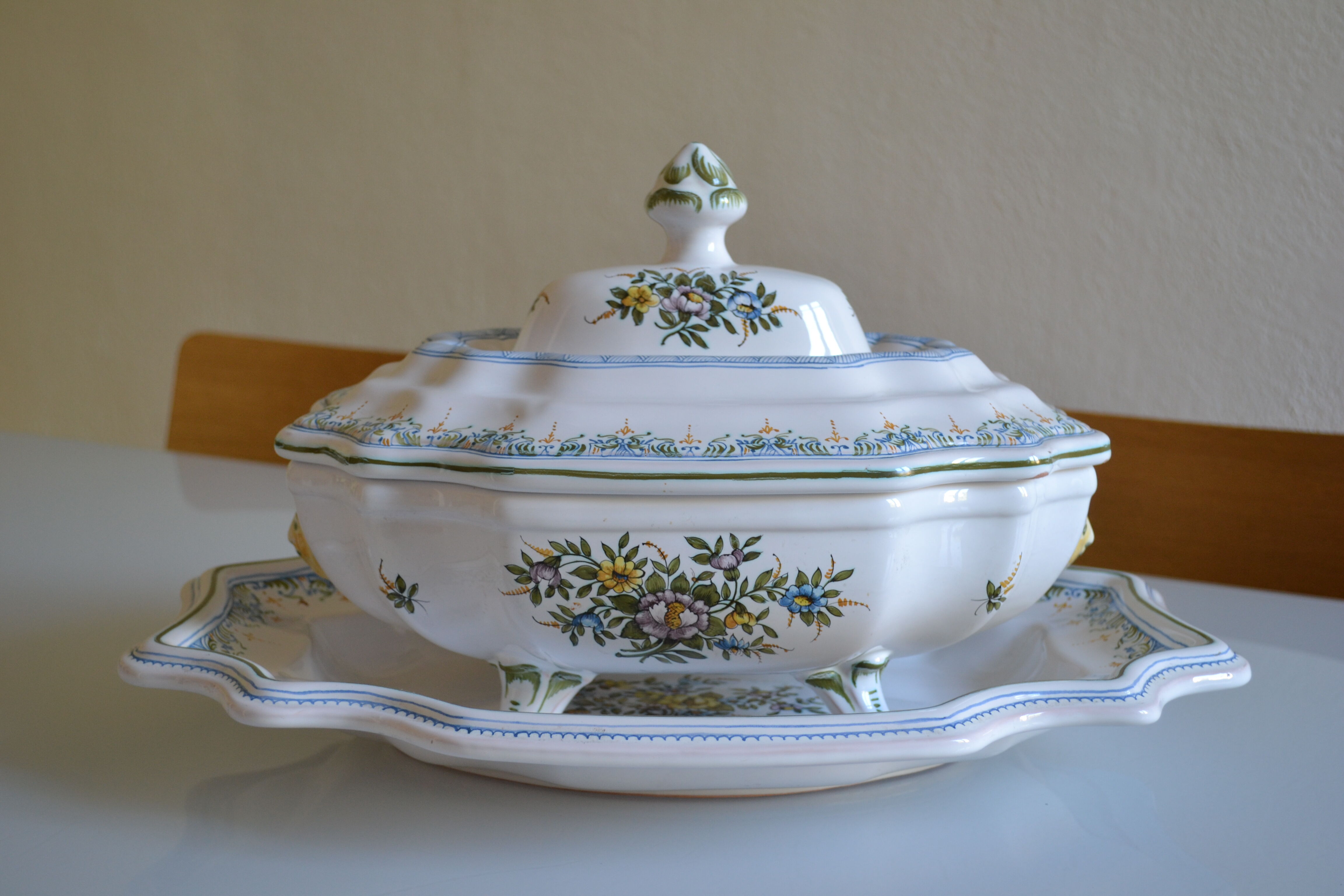 Tureen or vegetable dish in earthenware by Lallier in Moustiers