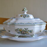 Tureen or vegetable dish in earthenware by Lallier in Moustiers