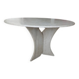 Round stone table (4-6 people)