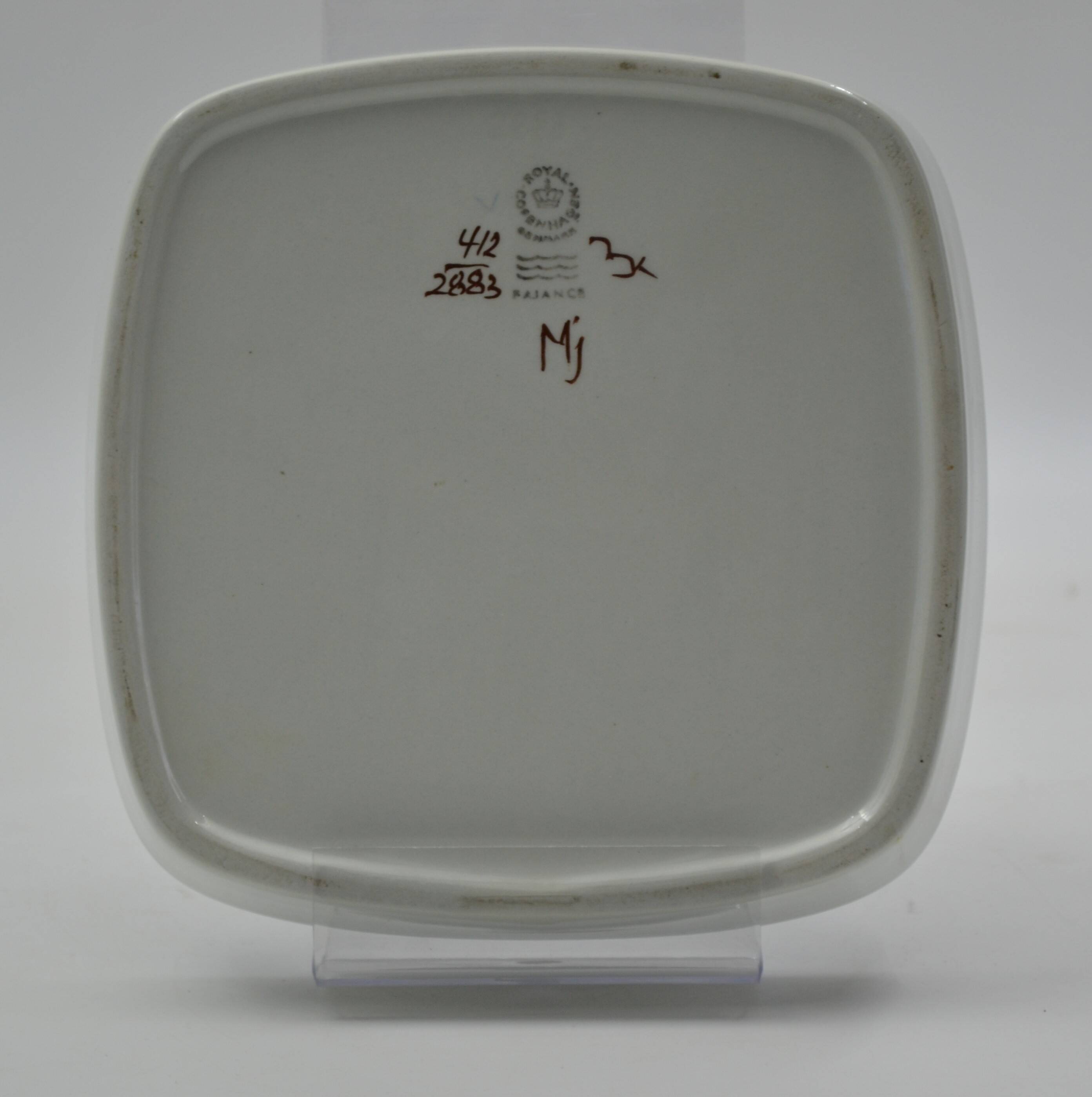 Earthenware plate from the Tenera series by Marianne Johnson for Royal Copenhagen.