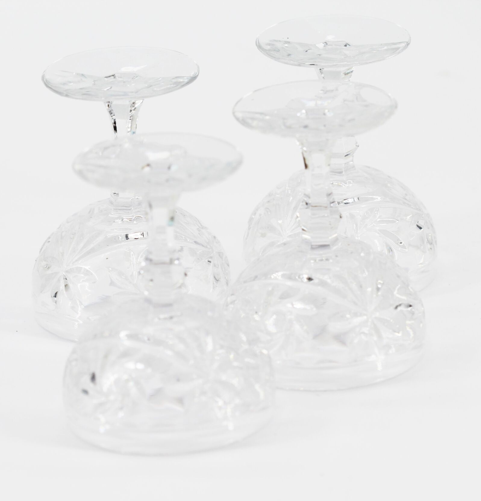 Set of 4 glass glasses
