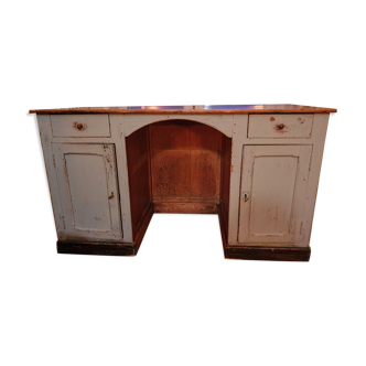 Old child desk