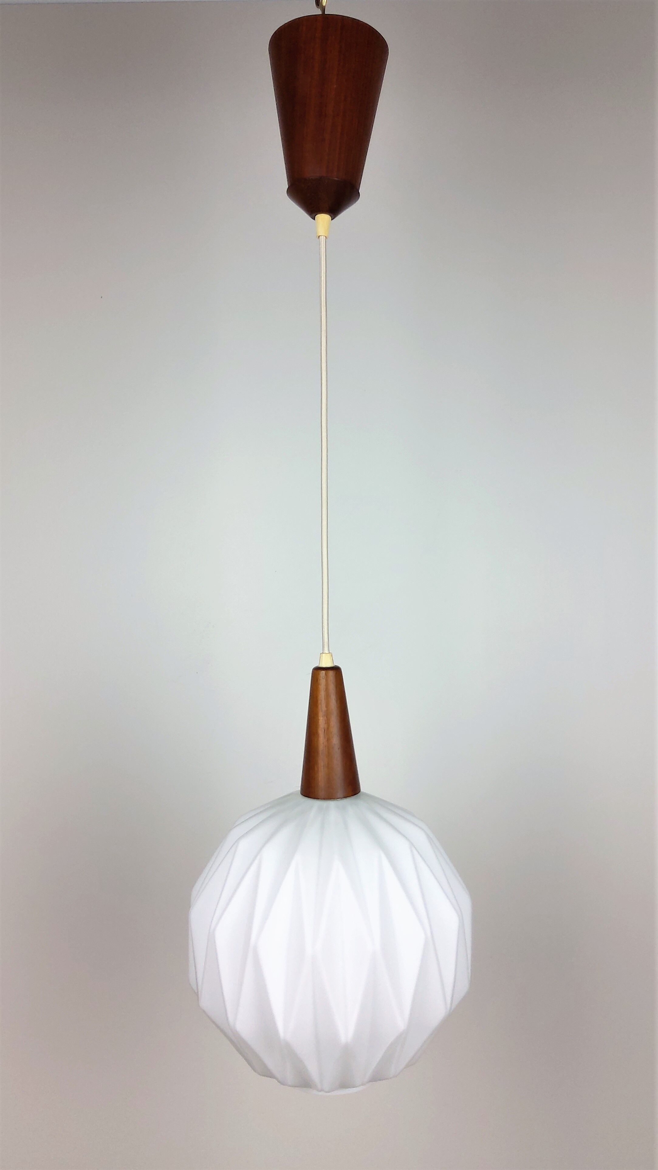 Scandinavian suspension teak opaline "origami" 1960