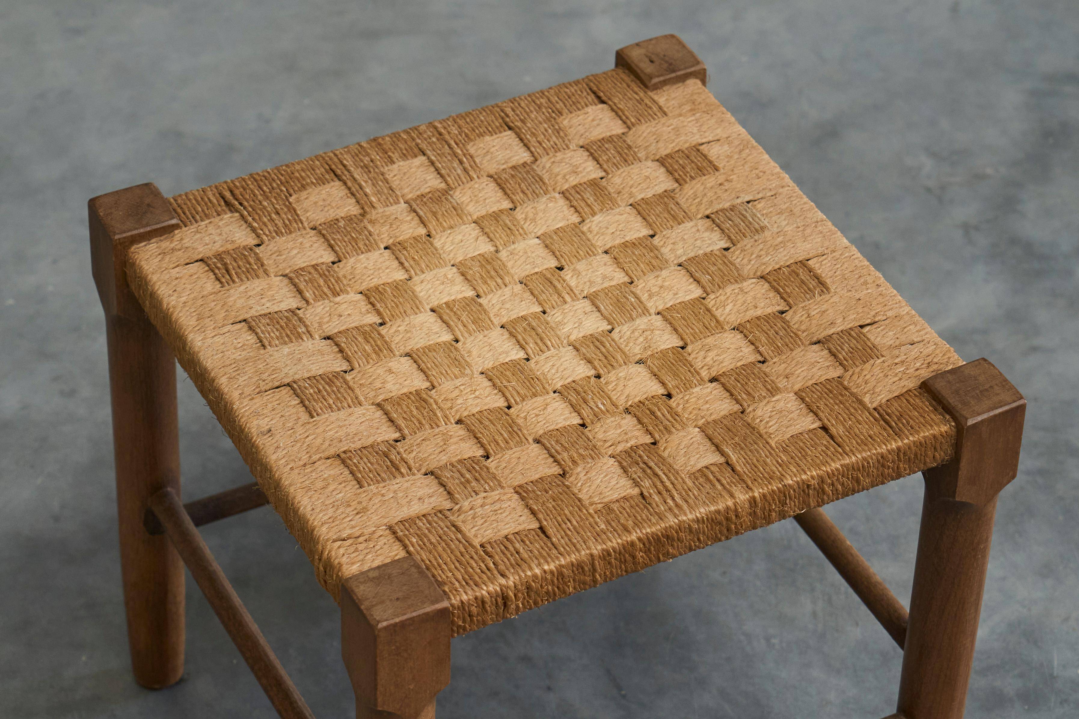 Tabouret scandinave en chêne massif et cordelette de papier 1960