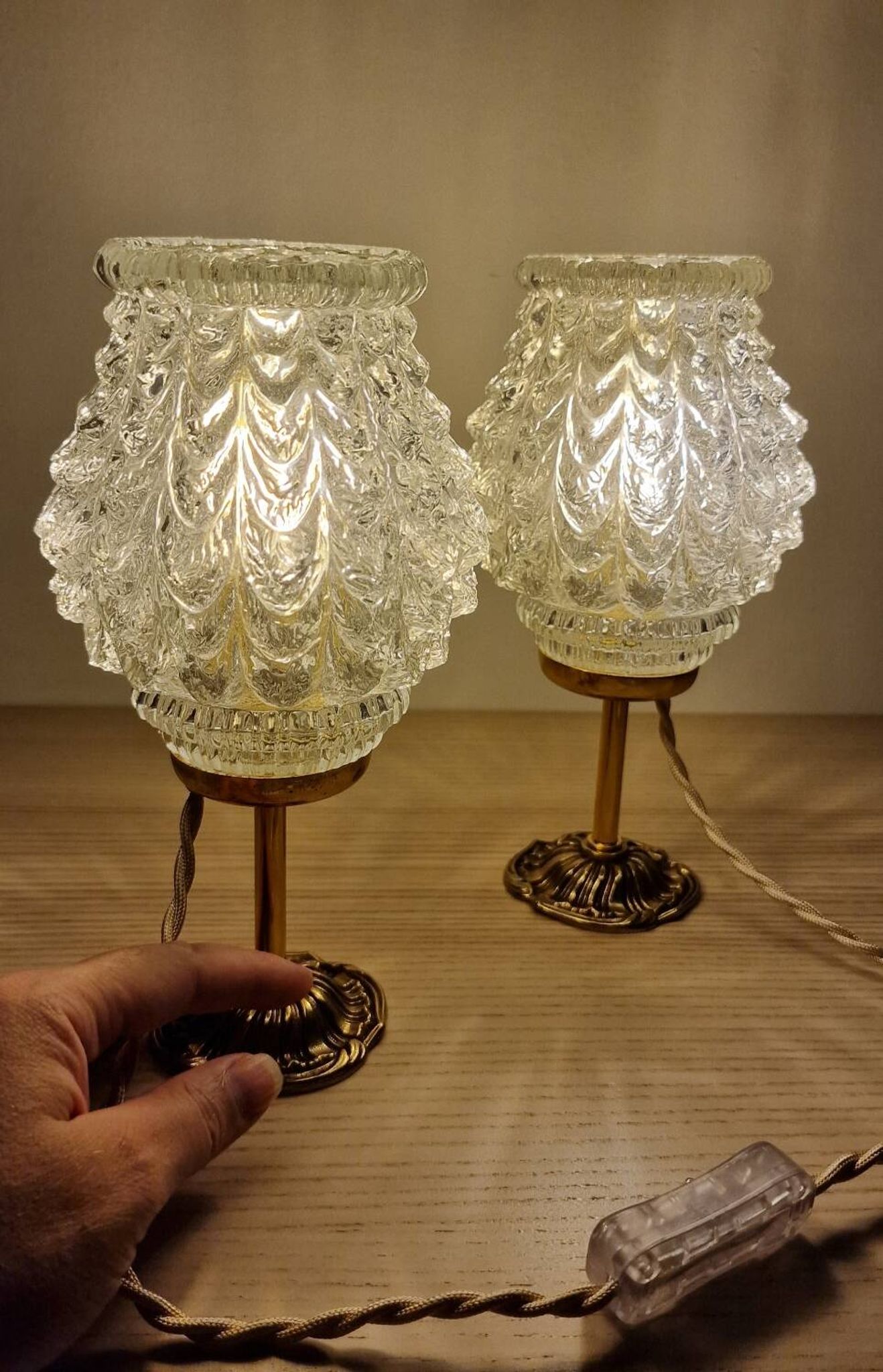 Duo lampes verre ciselé pied bronze ancien