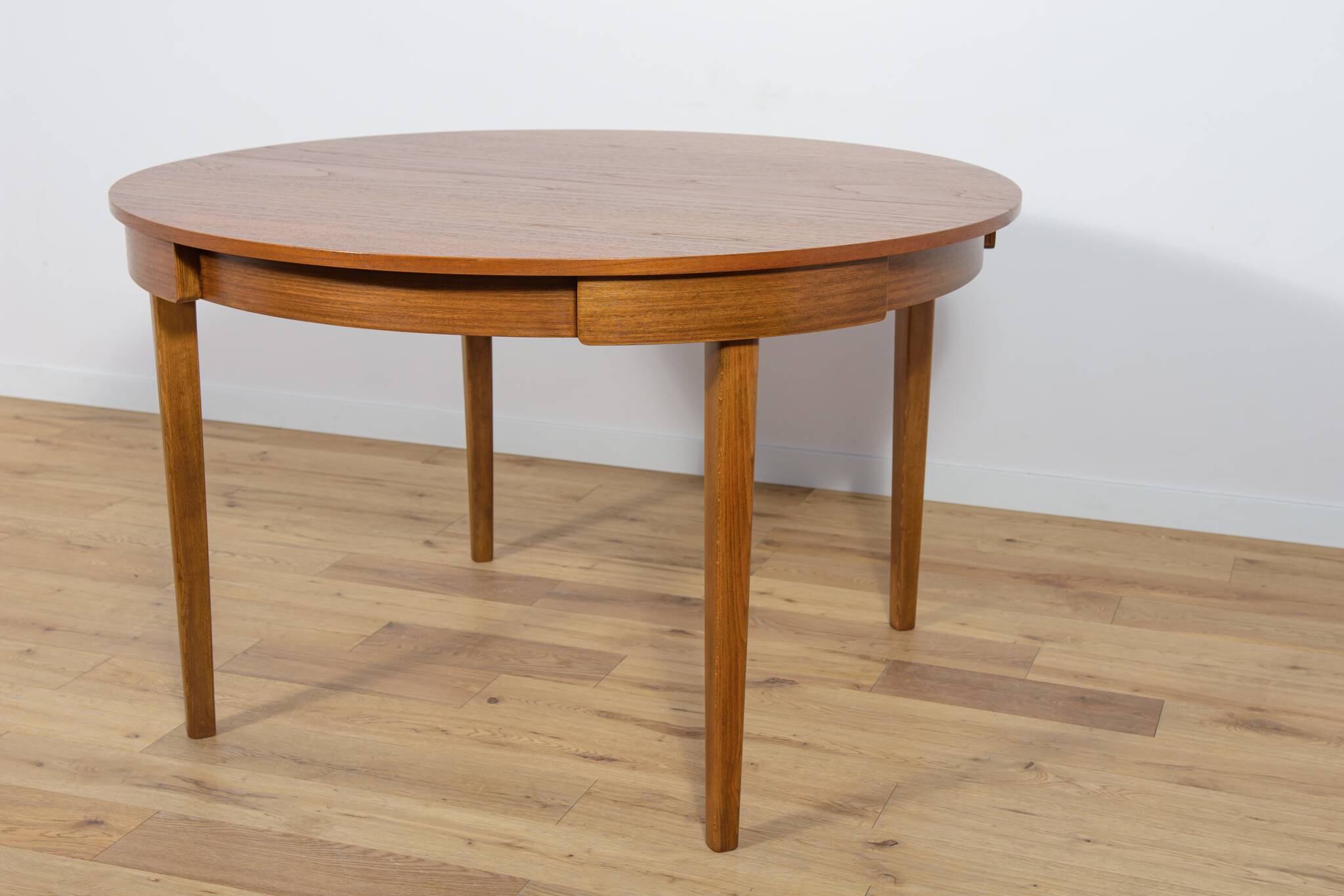 Mid century round extendable dining table and chairs from mcintosh, 1960s, set of 5