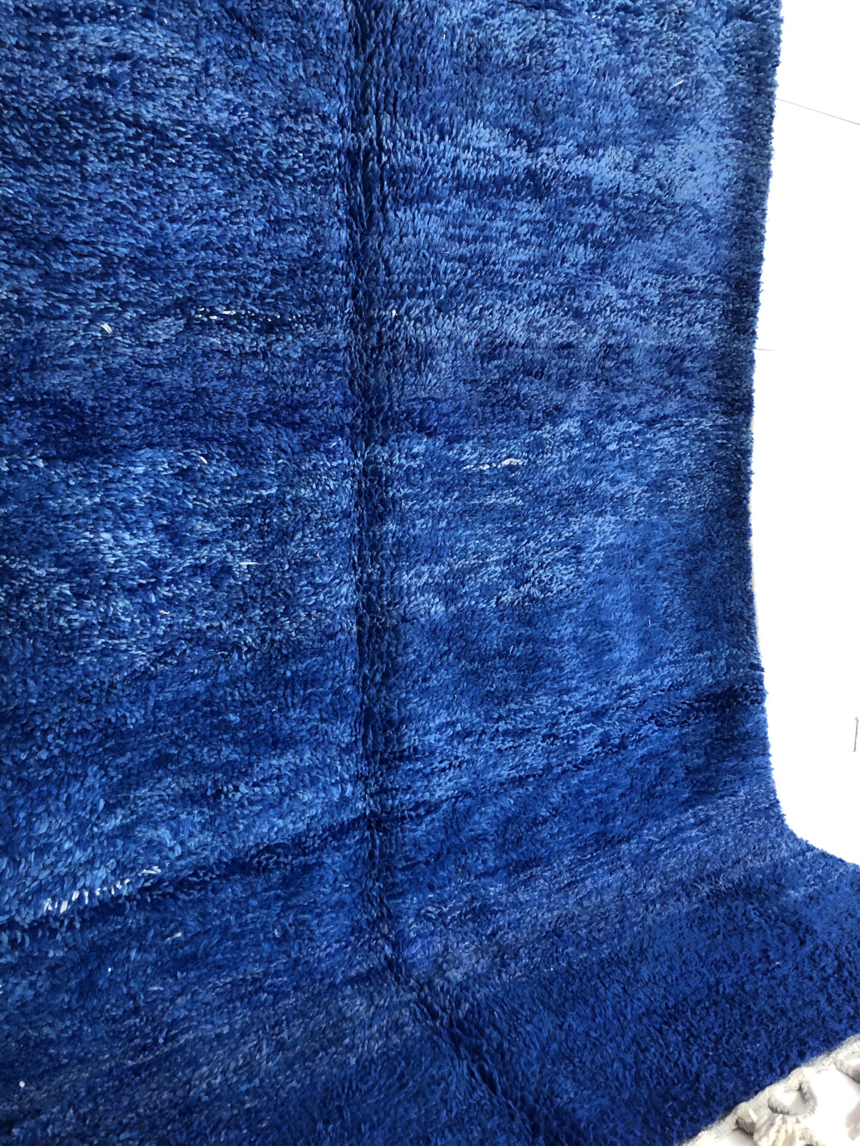 Moroccan Berber carpet Beni Ouarain plain blue mottled 3,19x2.24m
