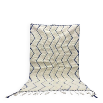 Moroccan Berber rug decorated 250cm x 150cm