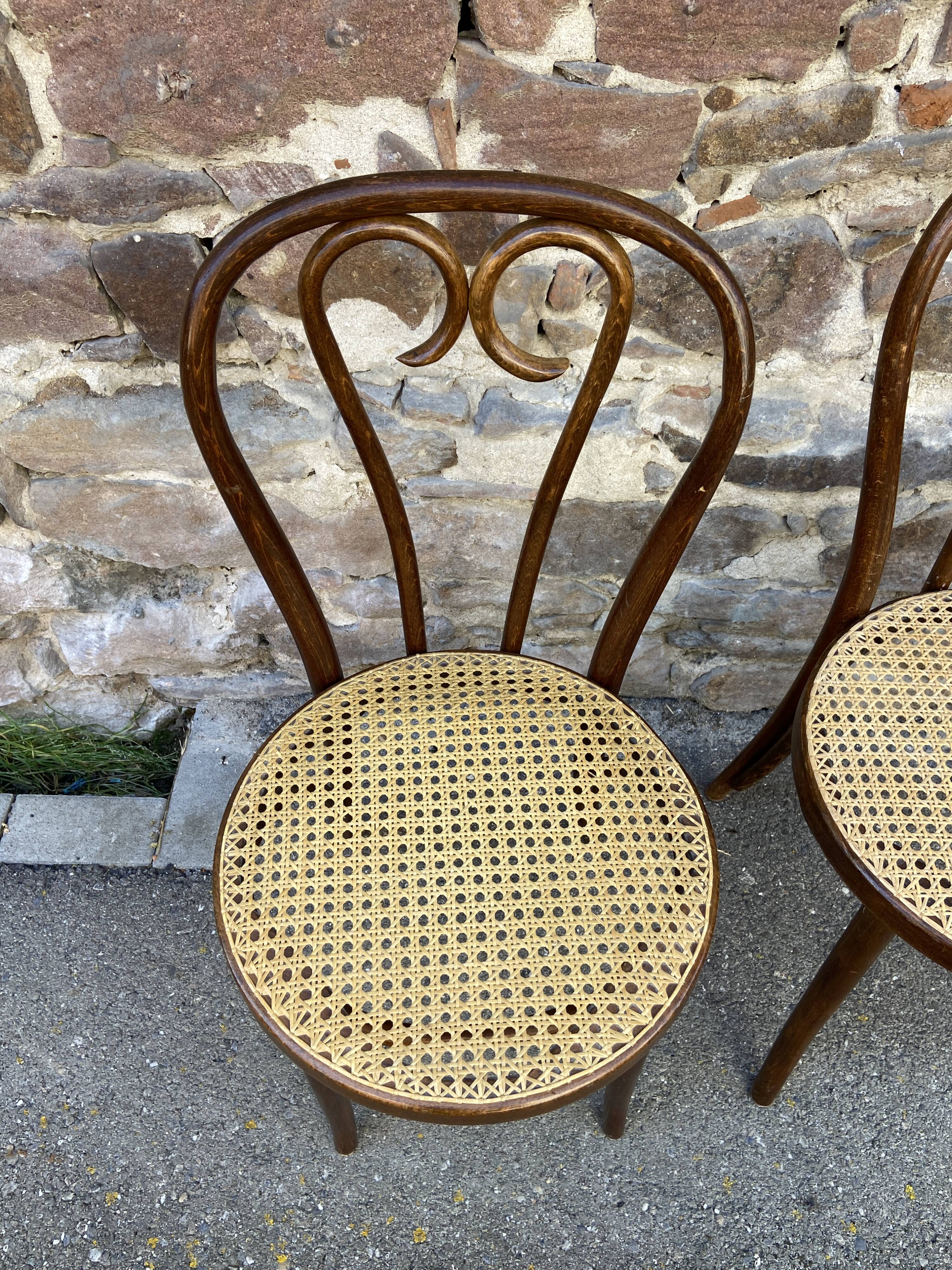 2 bistro chairs curved wood 1960 Restaurant cafe chairs french