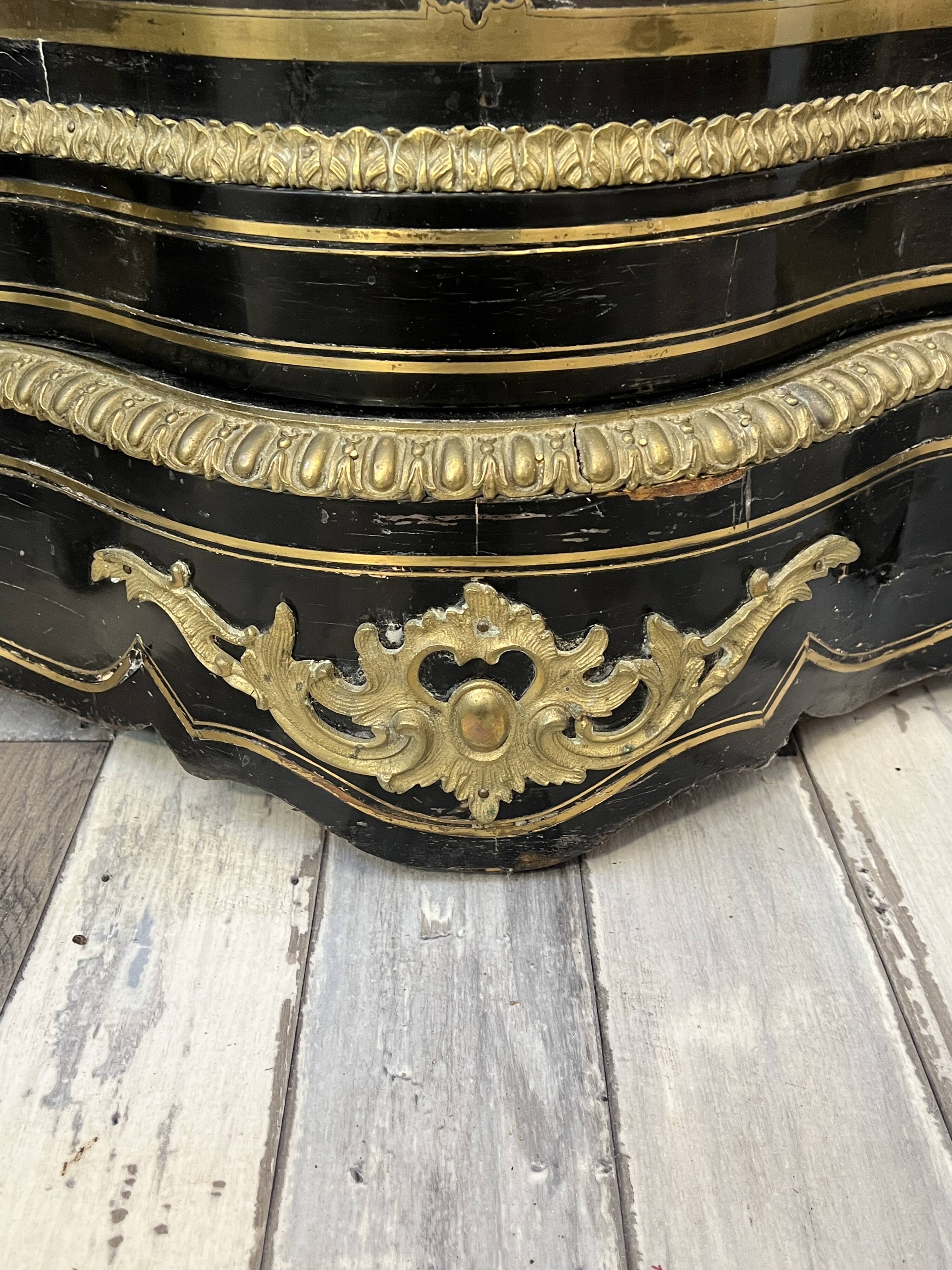 Low Boulle marquetry buffet, curved support furniture, Napoléon III period.