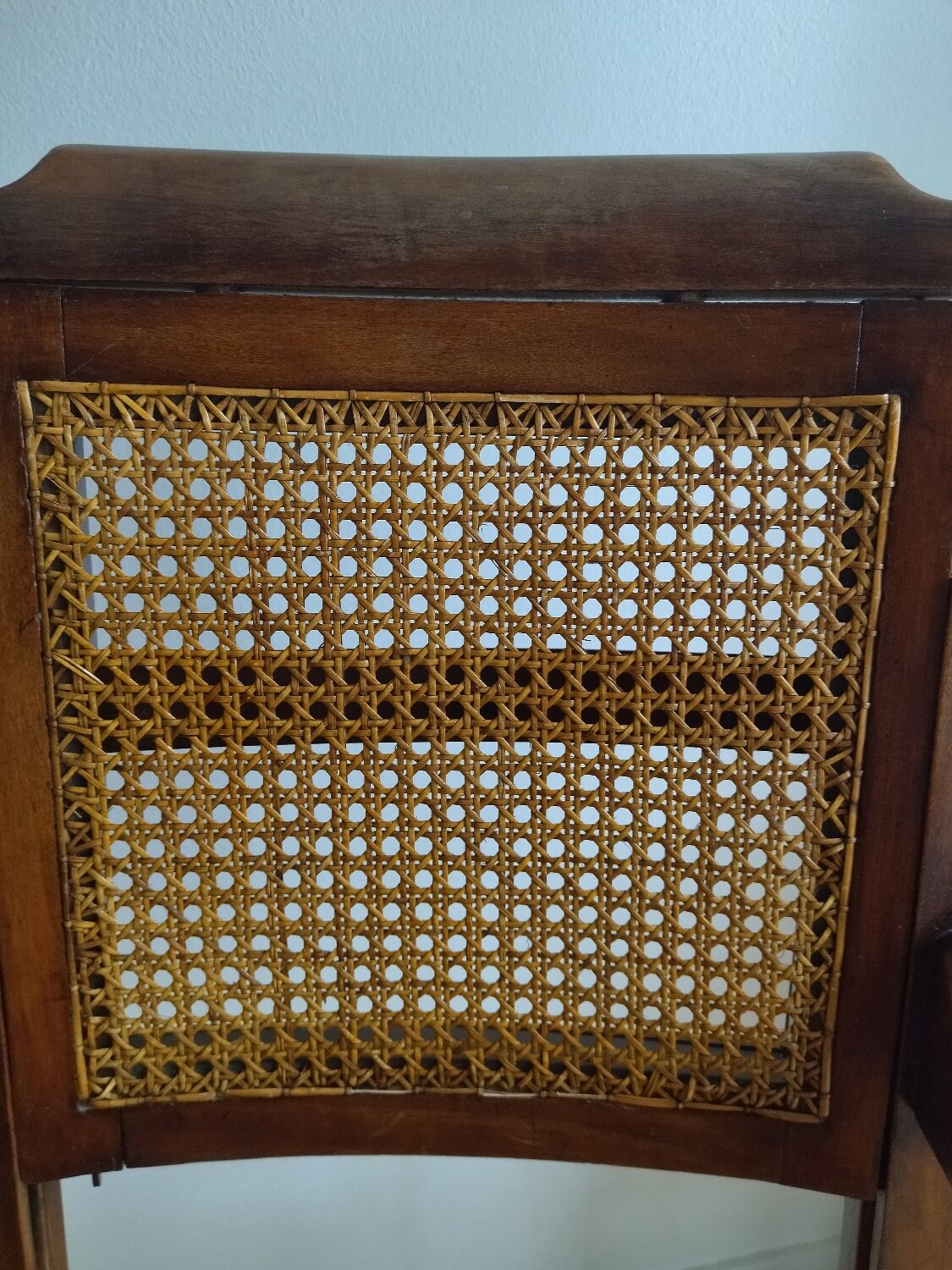 Fauteuil barbier noyer et canage Paris