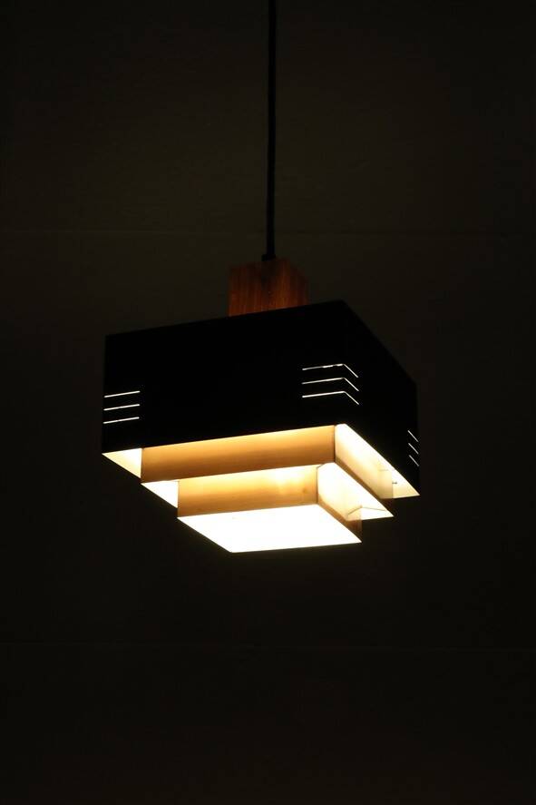 Suspension très rare par Leo Forell / Taito Oy / Finlande / Cuivre / Teck / Design moderne du milieu du siècle / Années 1960