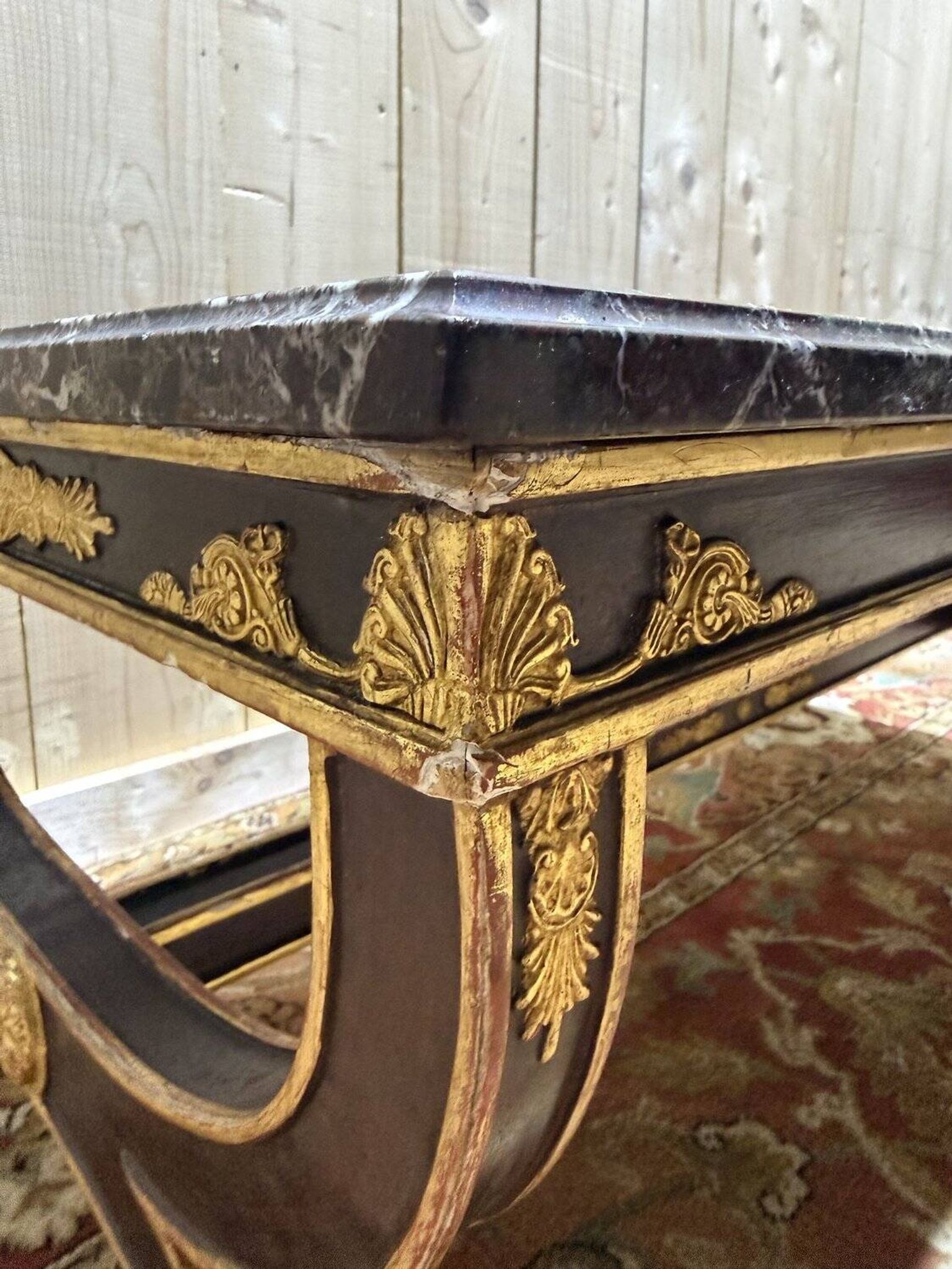 Table basse de style Empire