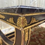Table basse de style Empire