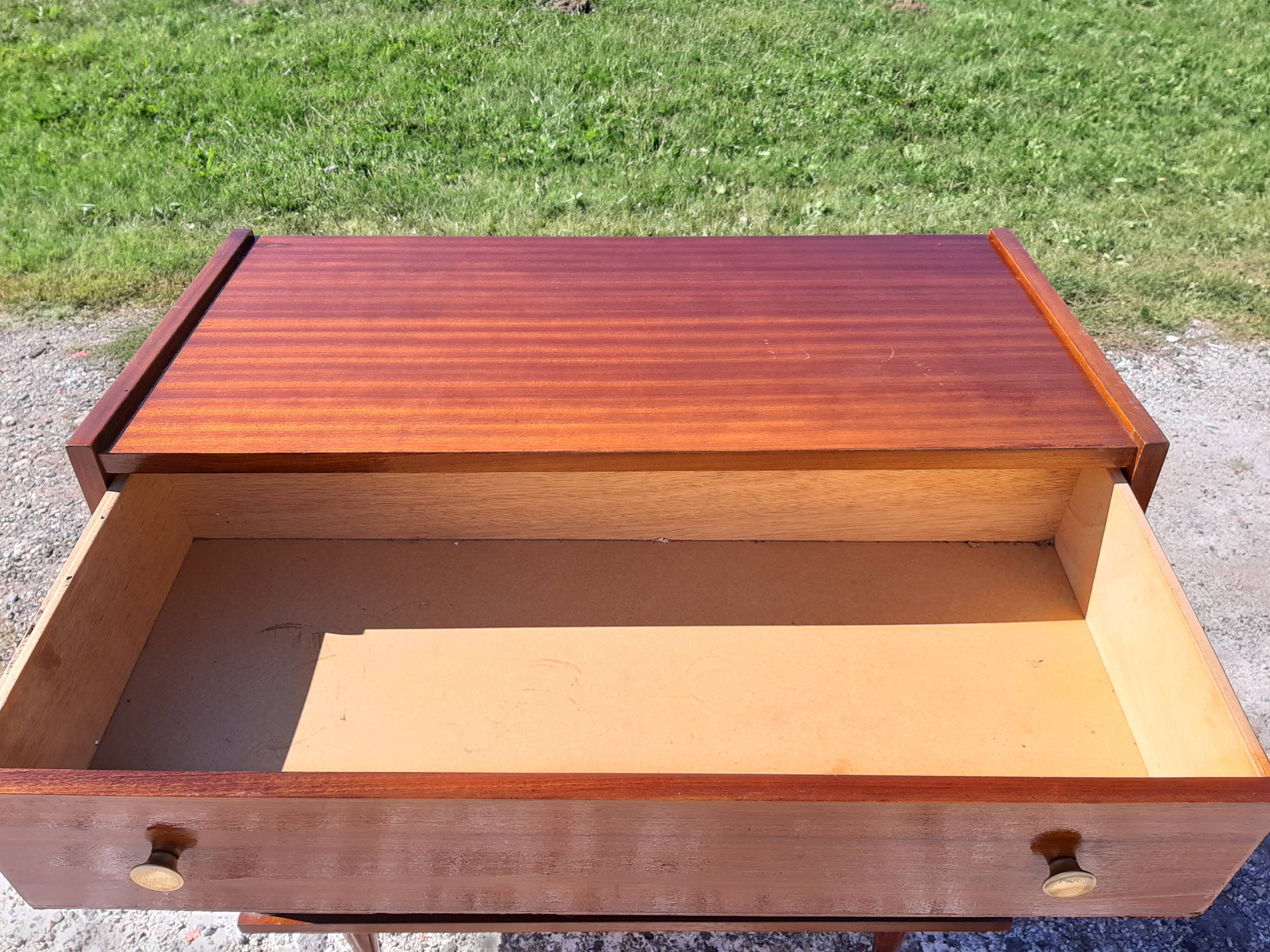 Vintage dresser 4 drawers