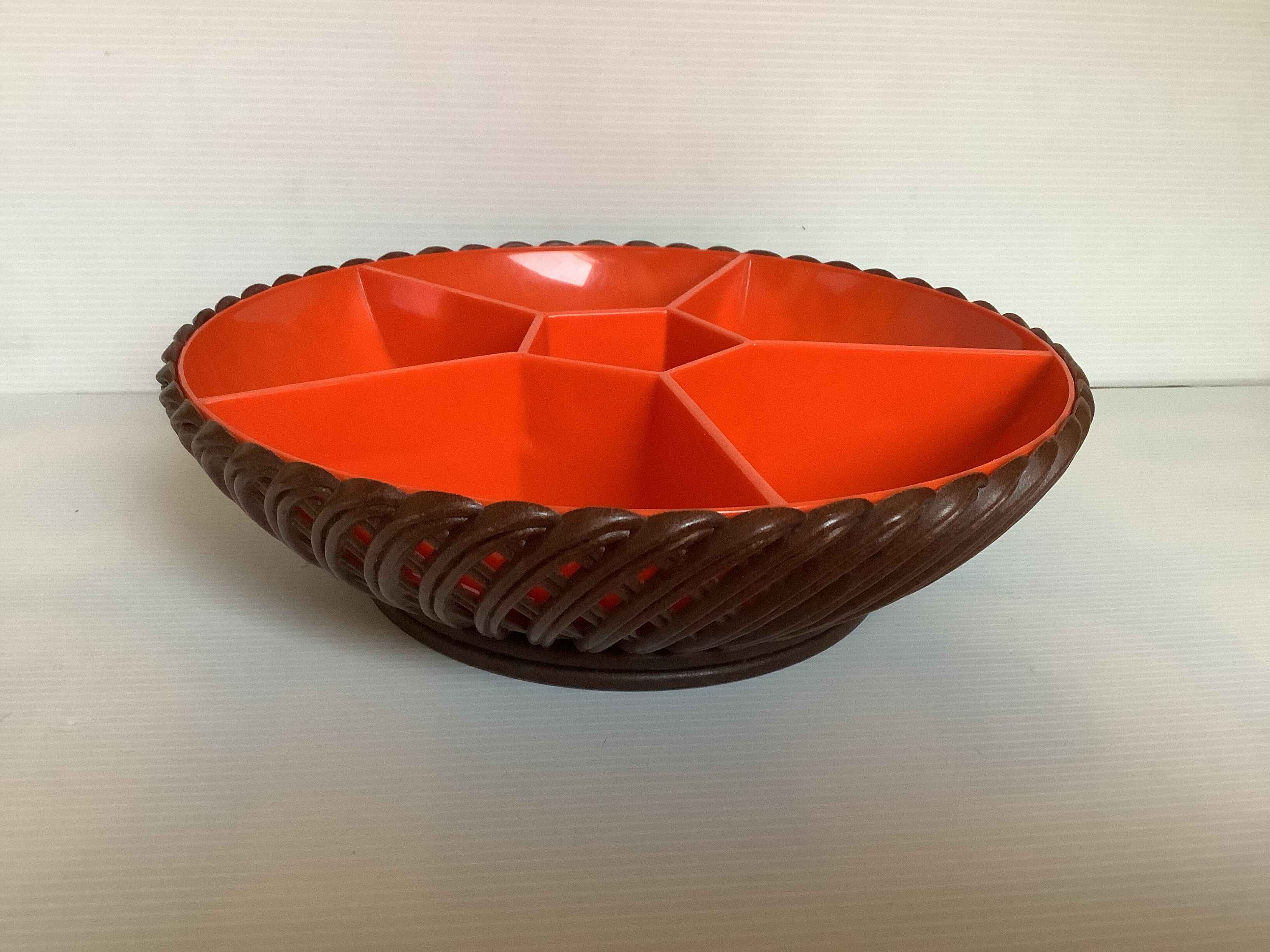 Orange and brown Emsa server
