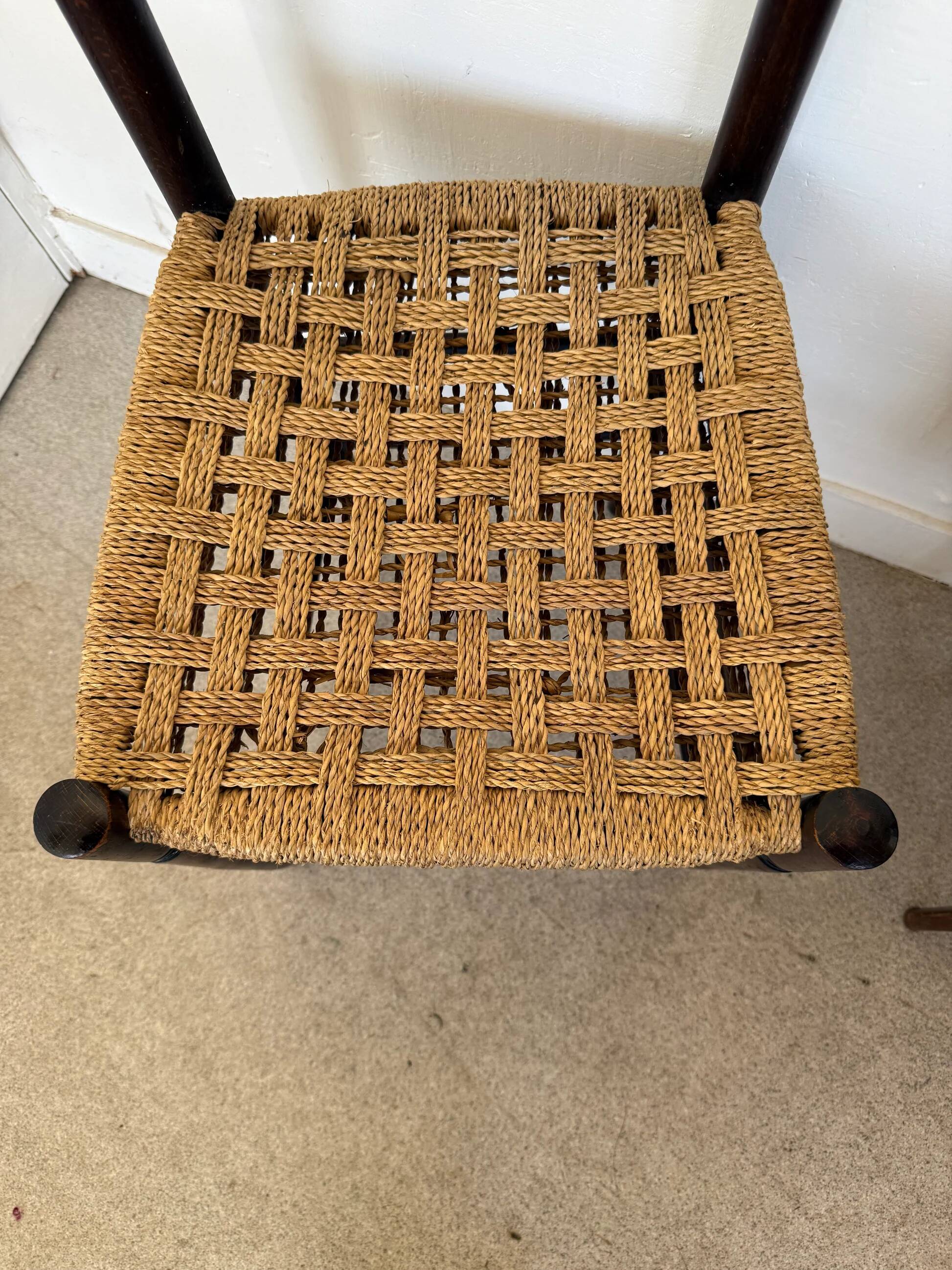 Chaise vintage en bois et paille tressée