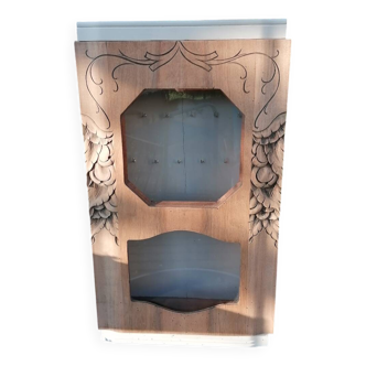 Jewelry cabinet