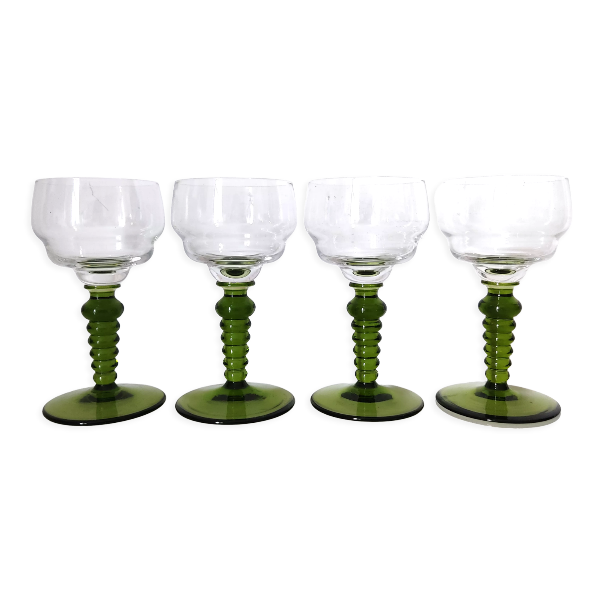 Set of 4 crystal glasses with green foot