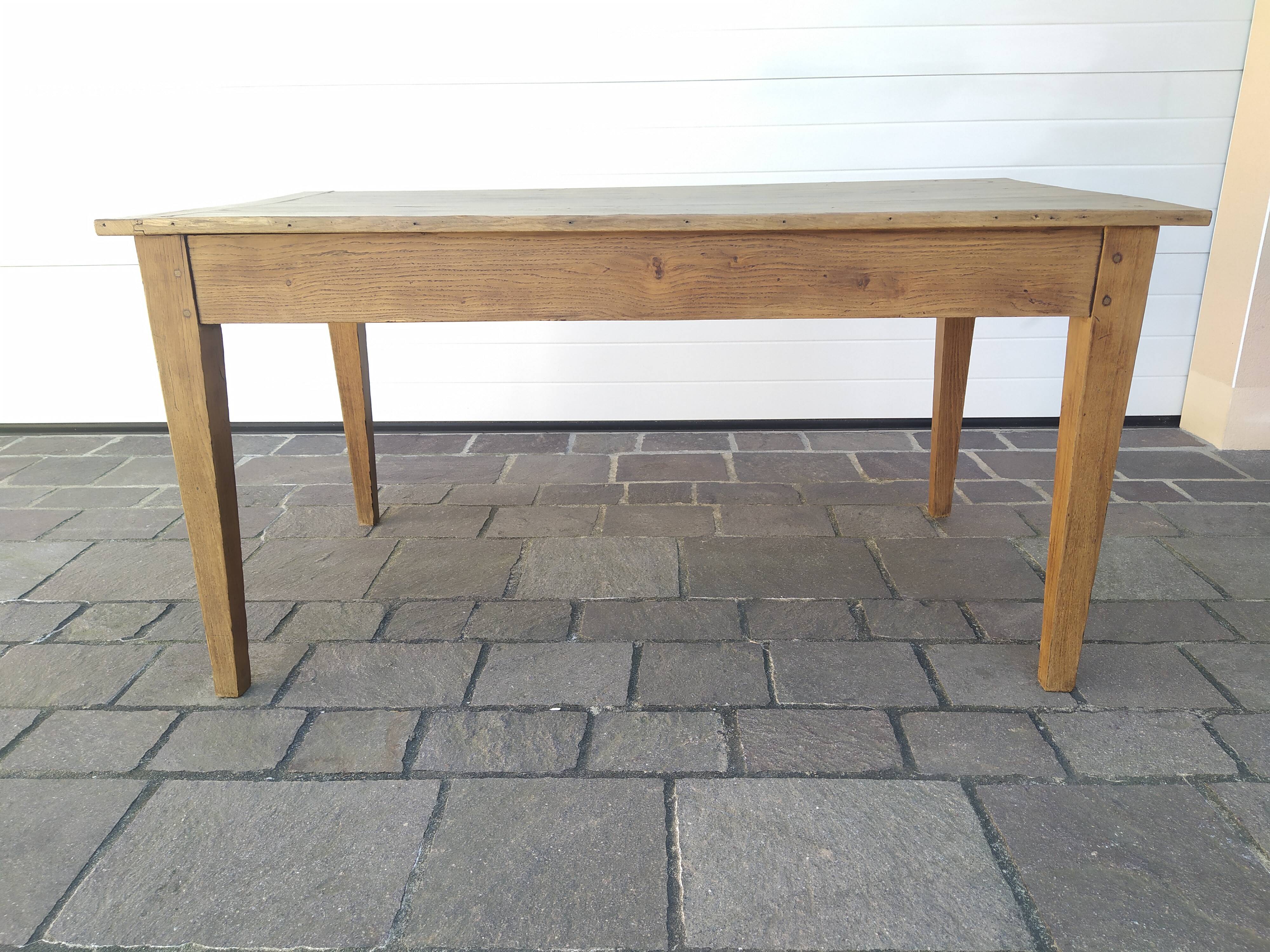 Farm table